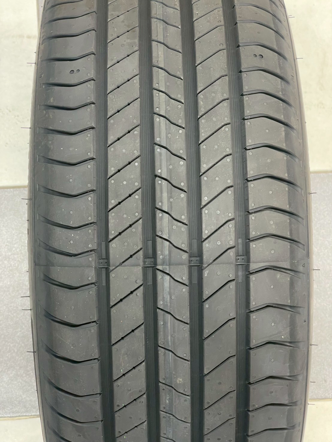 ยาง Hankook iON GT 215/55R18 ยางใหม่ปี2025 สำหรับรถยนต์ไฟฟ้า (EV)