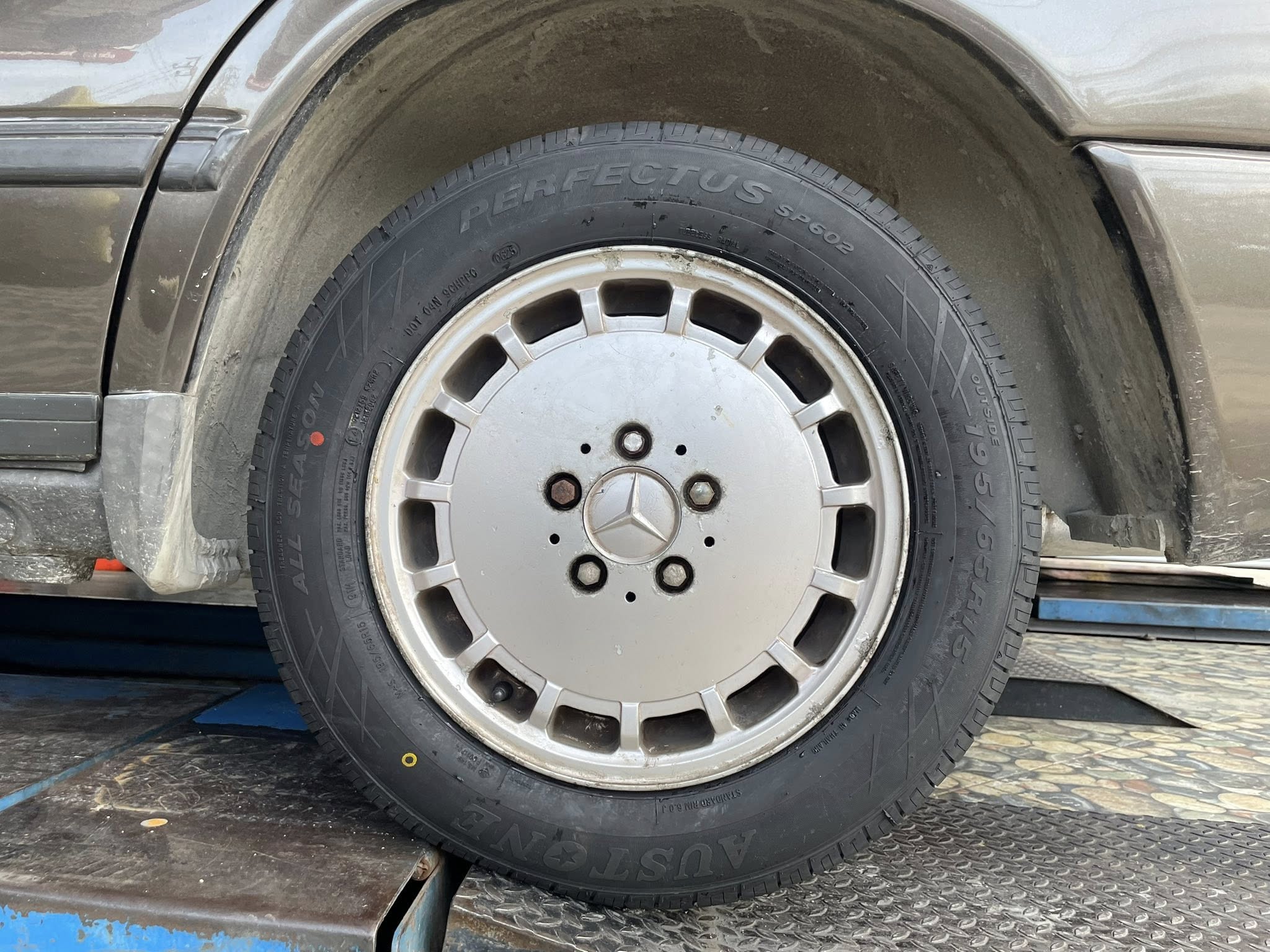 BENZ_230E 🚘เปลี่ยนยาง 🛞🐘#AUSTONE_SP602_195/65R15