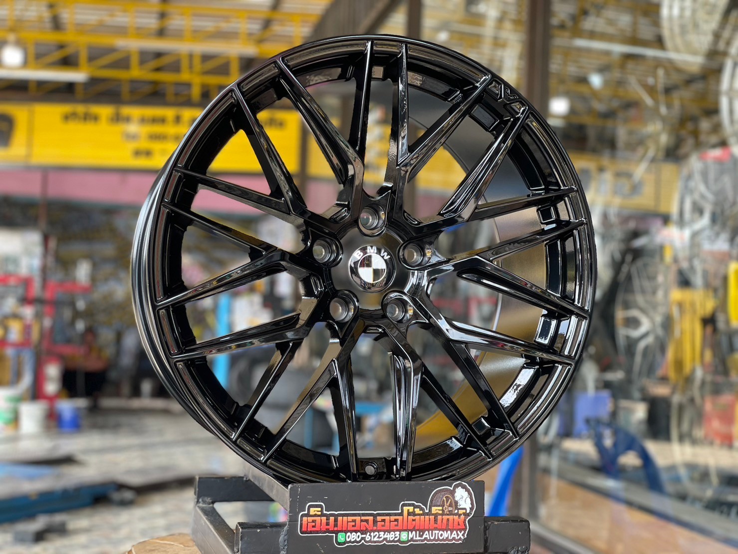 ล้อแม็กซ์ Vorsteiner (MF-1202) ขอบ 19นิ้ว สีดำเงา ล้อหน้า 8.5-19นิ้ว 5รู120 Offset38 CB72.6 ล้อหลัง 9.5-19นิ้ว 5รู120 Offset38 CB72.6