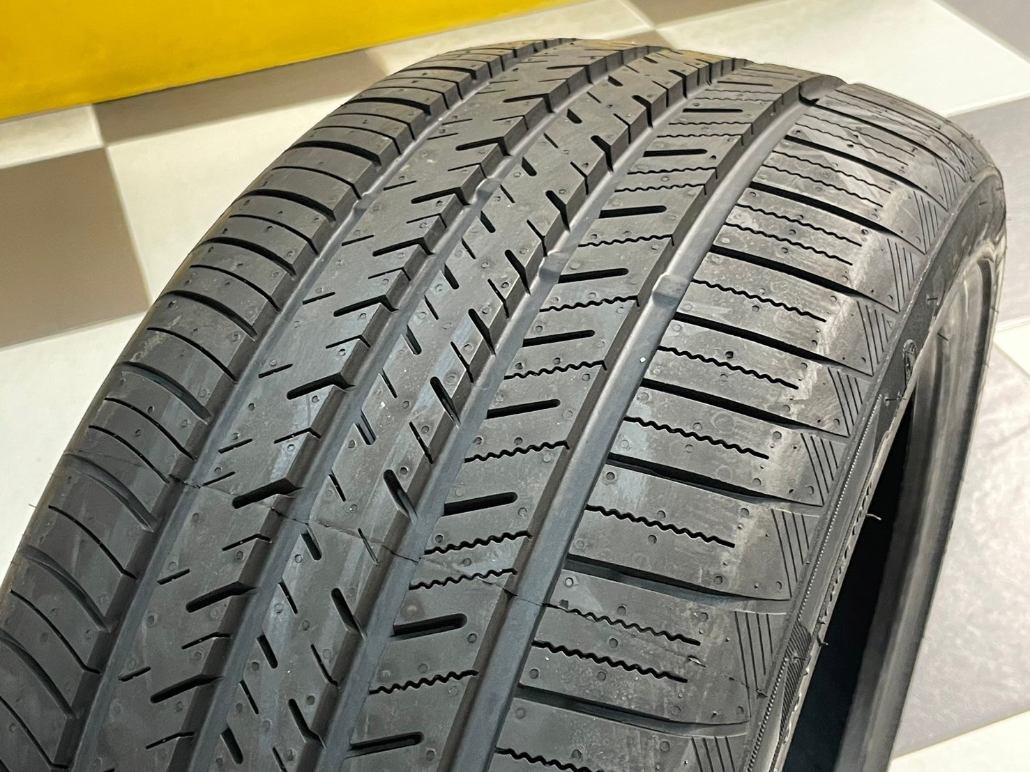 ยางใหม่ ATLAS UHP 245/40R20 ยางใหม่ปี2024