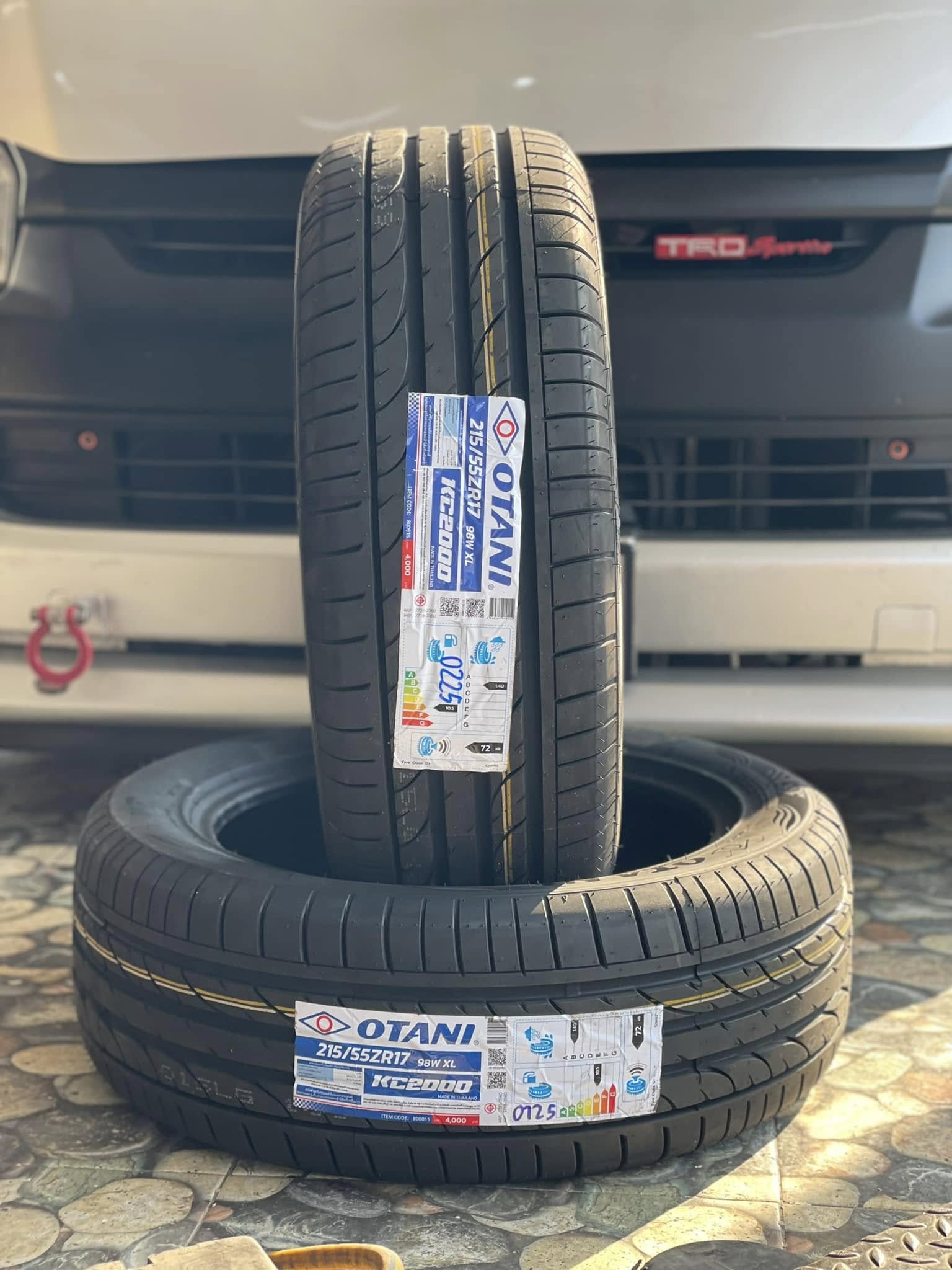 🚘 #TOYOTA_COMMUTER #OTANI #KC2000 215/55R17