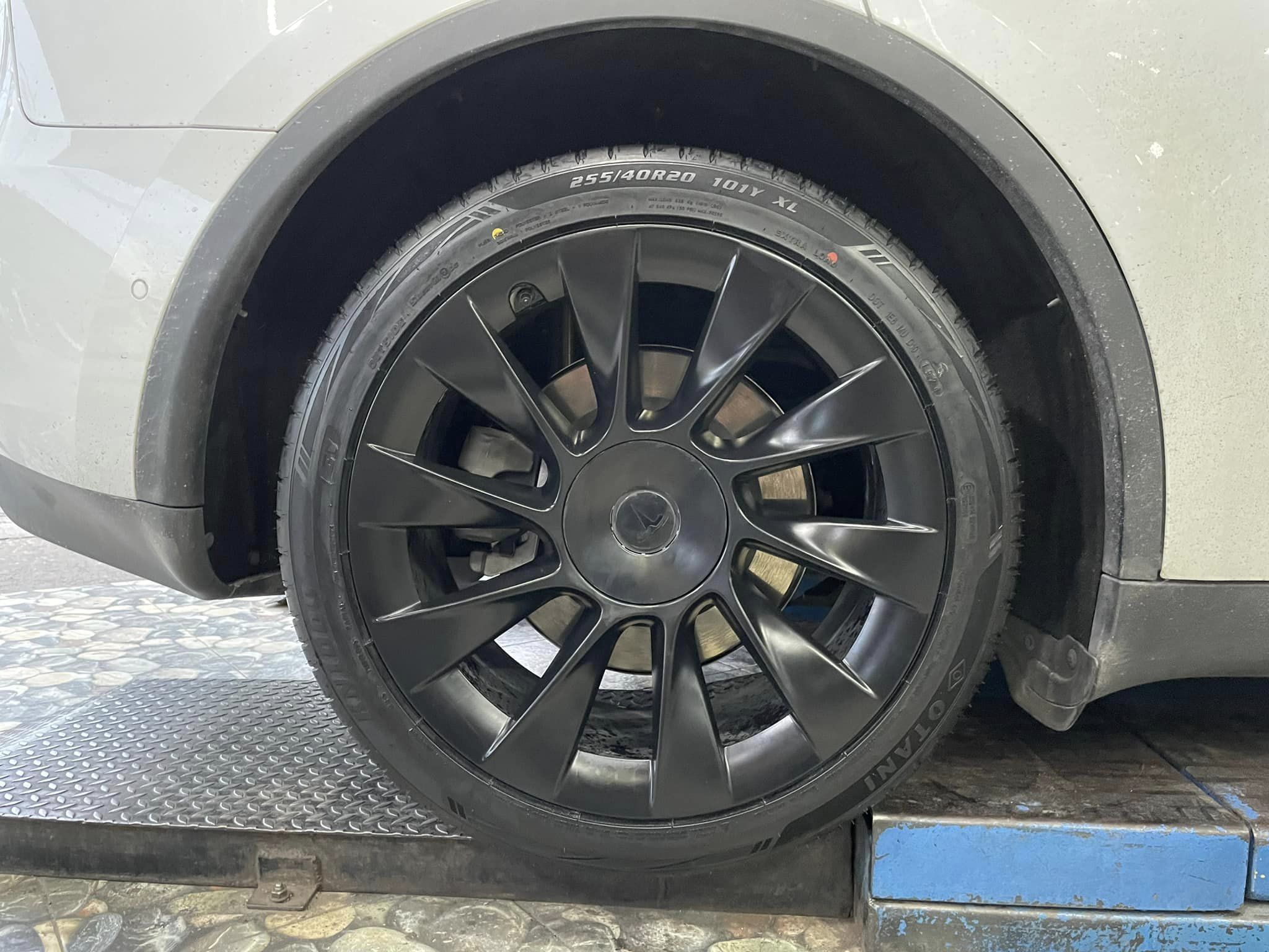 TESLA_MODEL Y #OTANI #KN1000 255/40R20