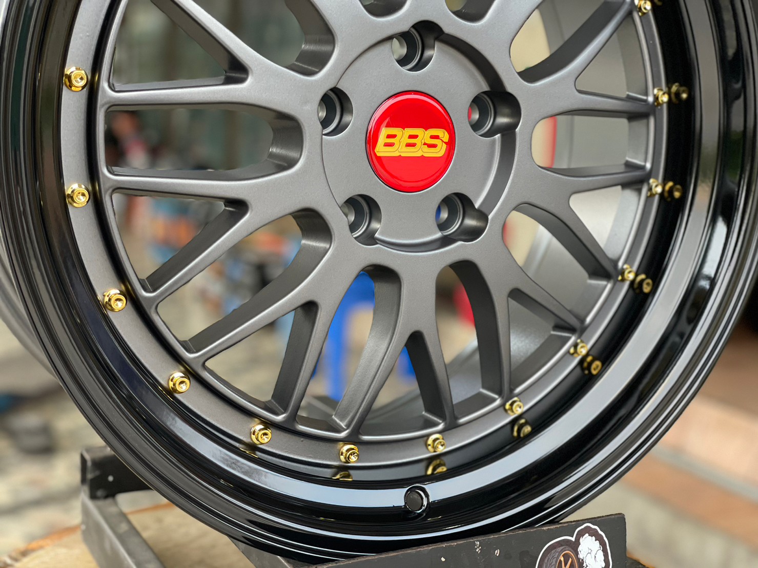 ล้อแม็กซ์ใหม่ BBS LM ขอบ18 18x8.5 ET33 5x112 18x8.5 ET33 5x114 สีเทากัน ขอบดำเงา หลุดสีทอง