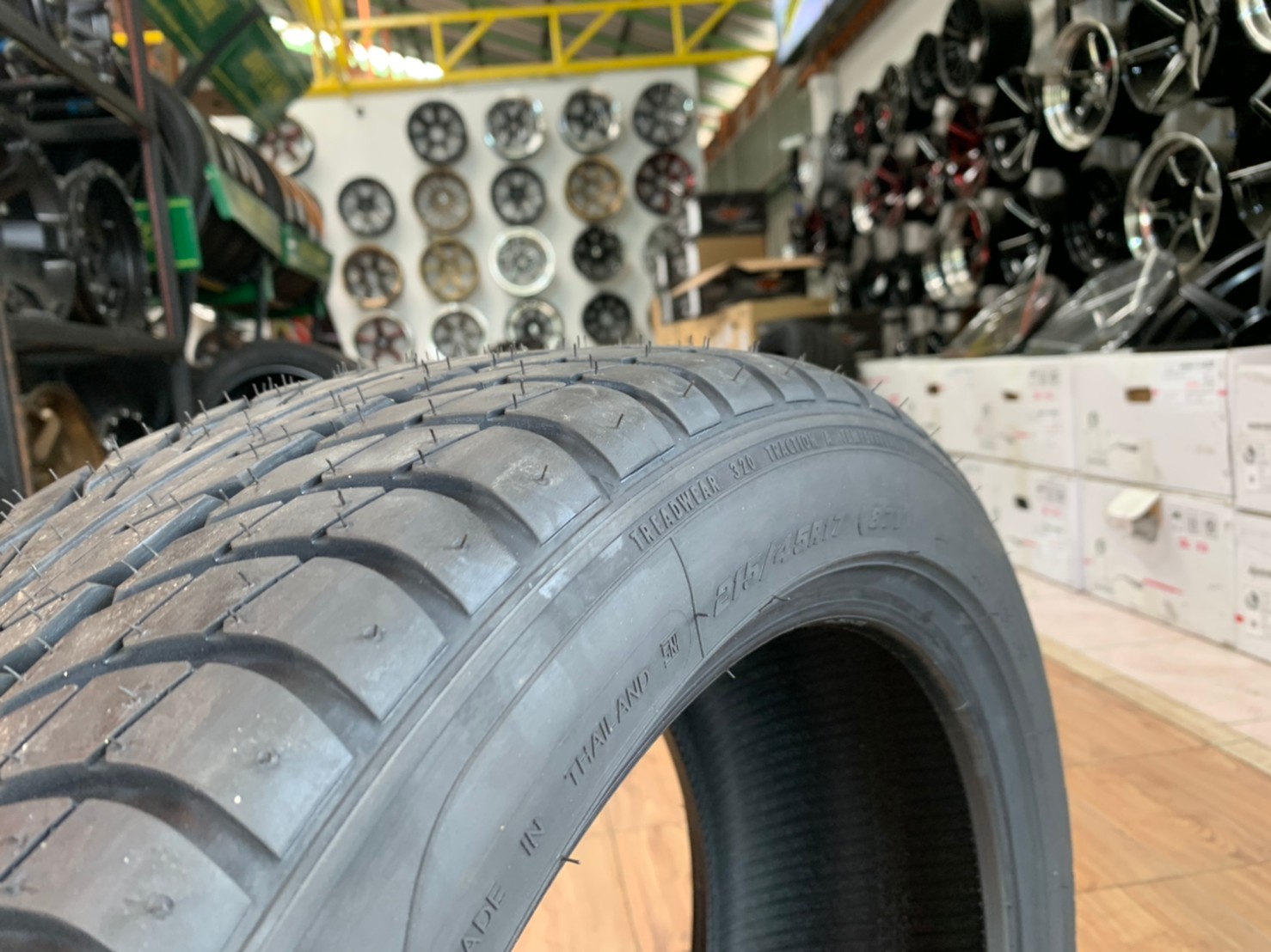 215/45R17 Goodyear Blue Streak Stiletto ยางใหม่ปี2021