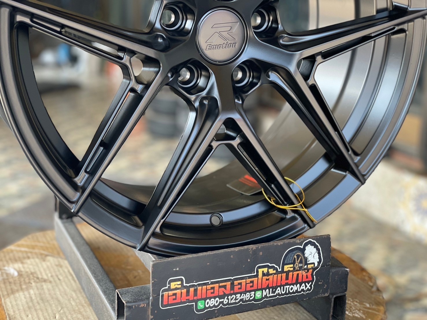 ล้อแม็กซ์ใหม่ ขอบ18 #EmotionR Model #VS2 18x8.5 ET35 5x114.3 สีดำเงา
