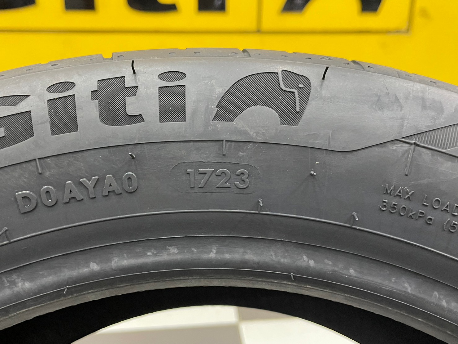 185/55R15 GITI SynergyH2 ยางใหม่ปี2023