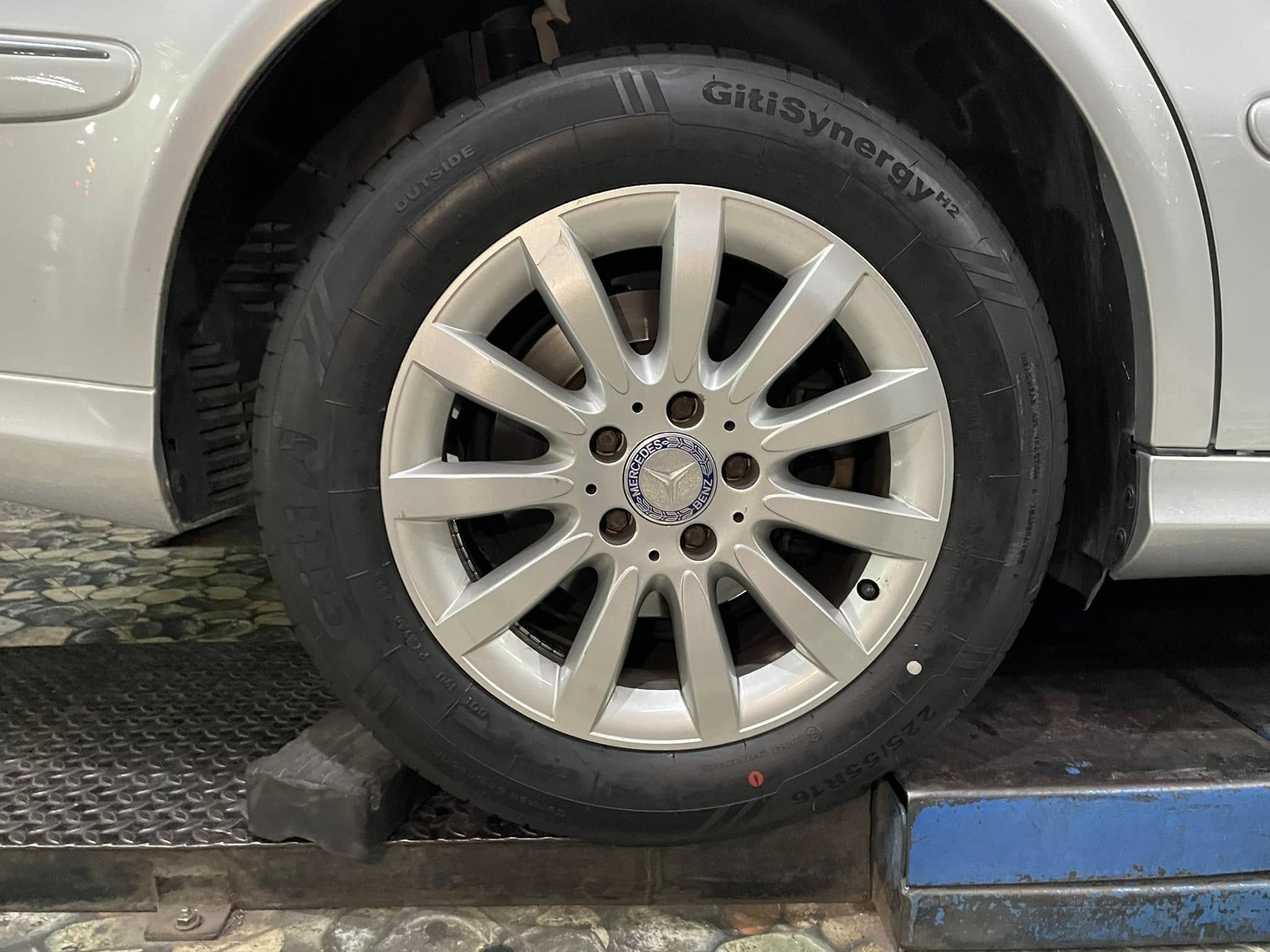 #BENZ_E200🛞 #GITI_SynergyH2_225/55R16