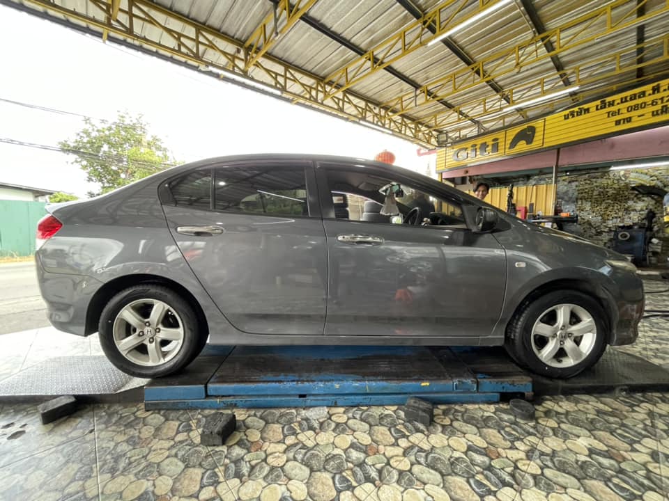 🚘 #HONDA_CITY🛞 🛞 #GT RADIAL FE2_195/60R15