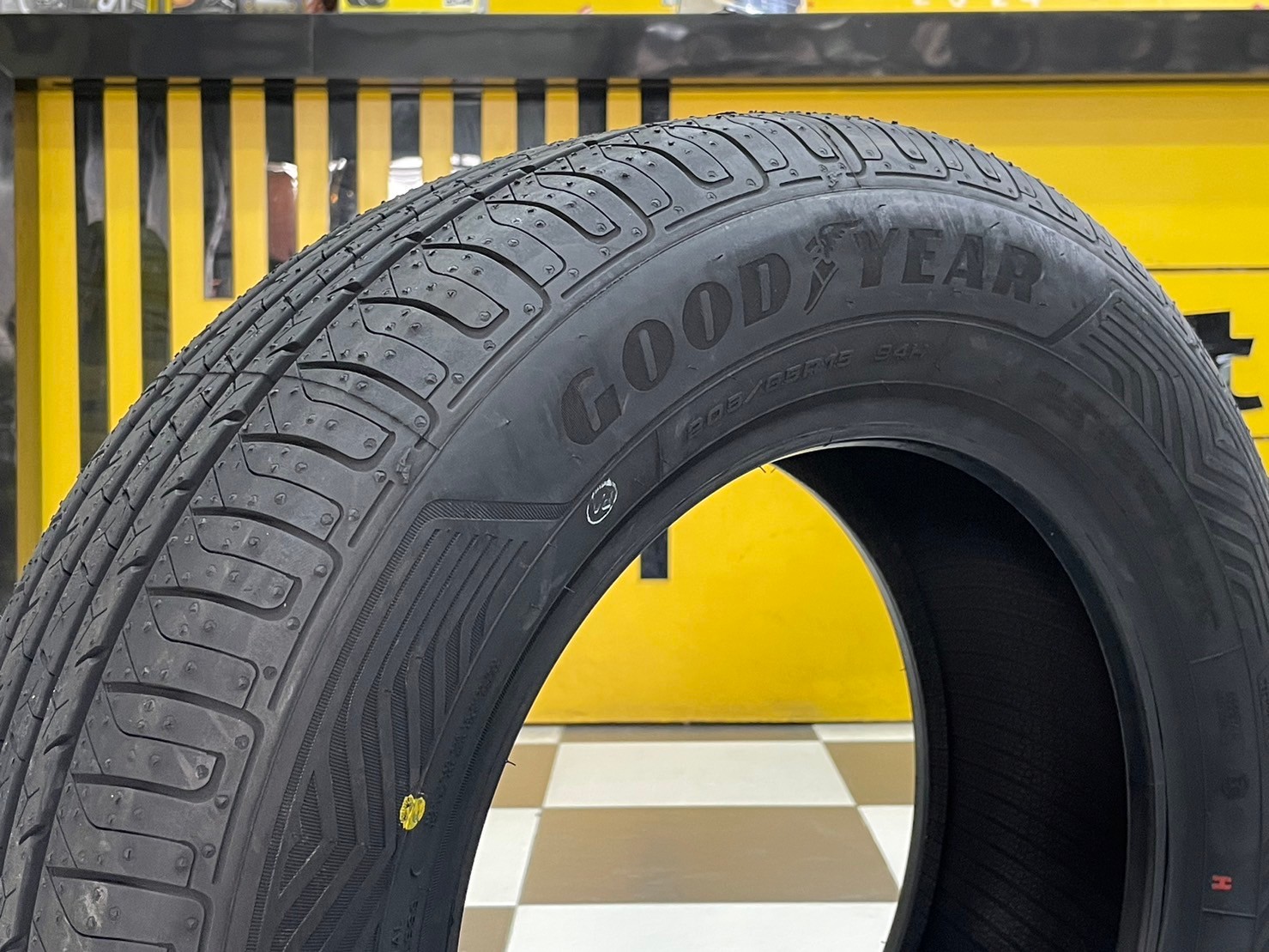 #GOODYEAR Assurance DuraPlus 2 205/65R15 ยางใหม่ปี2024