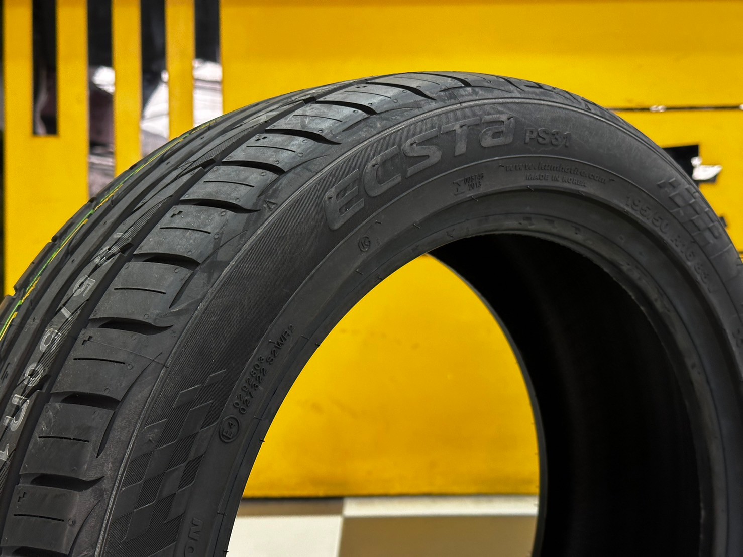 KUMHO PS31 195/50R16 ยางใหม่ปี2023 (4เส้น)