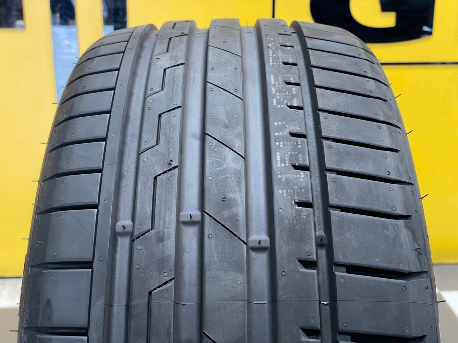 ยางใหม่ GITI SPORT S2 235/35R19 ราคาโปรโมชั่นพิเศษ พร้อมติดตั้งฟรี