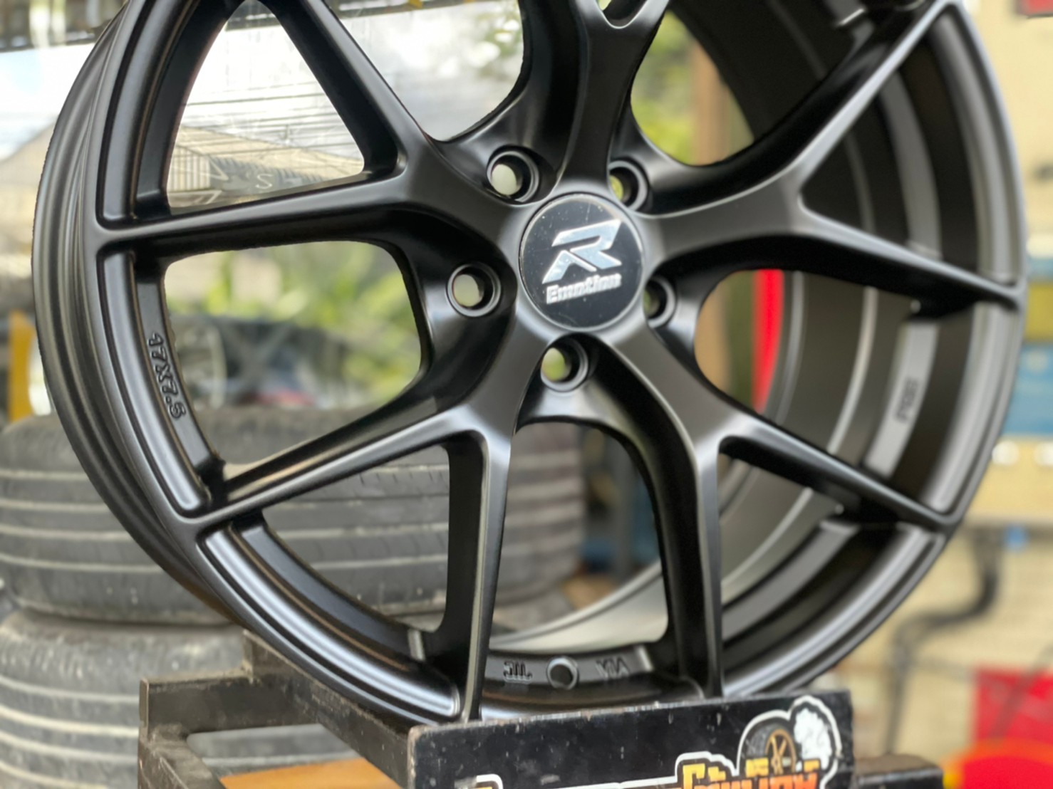 ล้อแม็กซ์ Emotion-R รุ่นFRE ล้อขอบ17 กว้าง7.5 ออฟ35 5รู100 สีดำกึ่งด้าน(SMB)