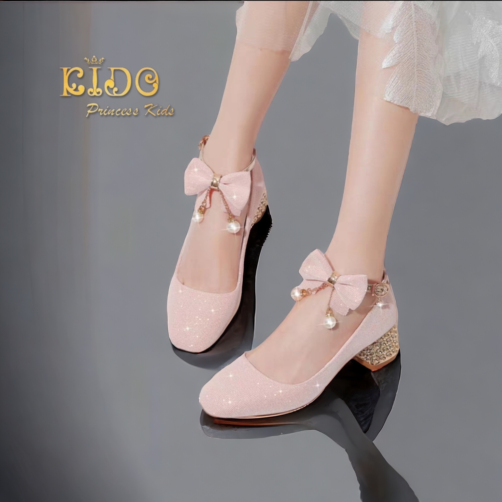 รองเท้าเด็ก(หน้าร้านอยู่รัชดา ลองได้)H143สีชมพู ประดับโบว์ห้อยมุก