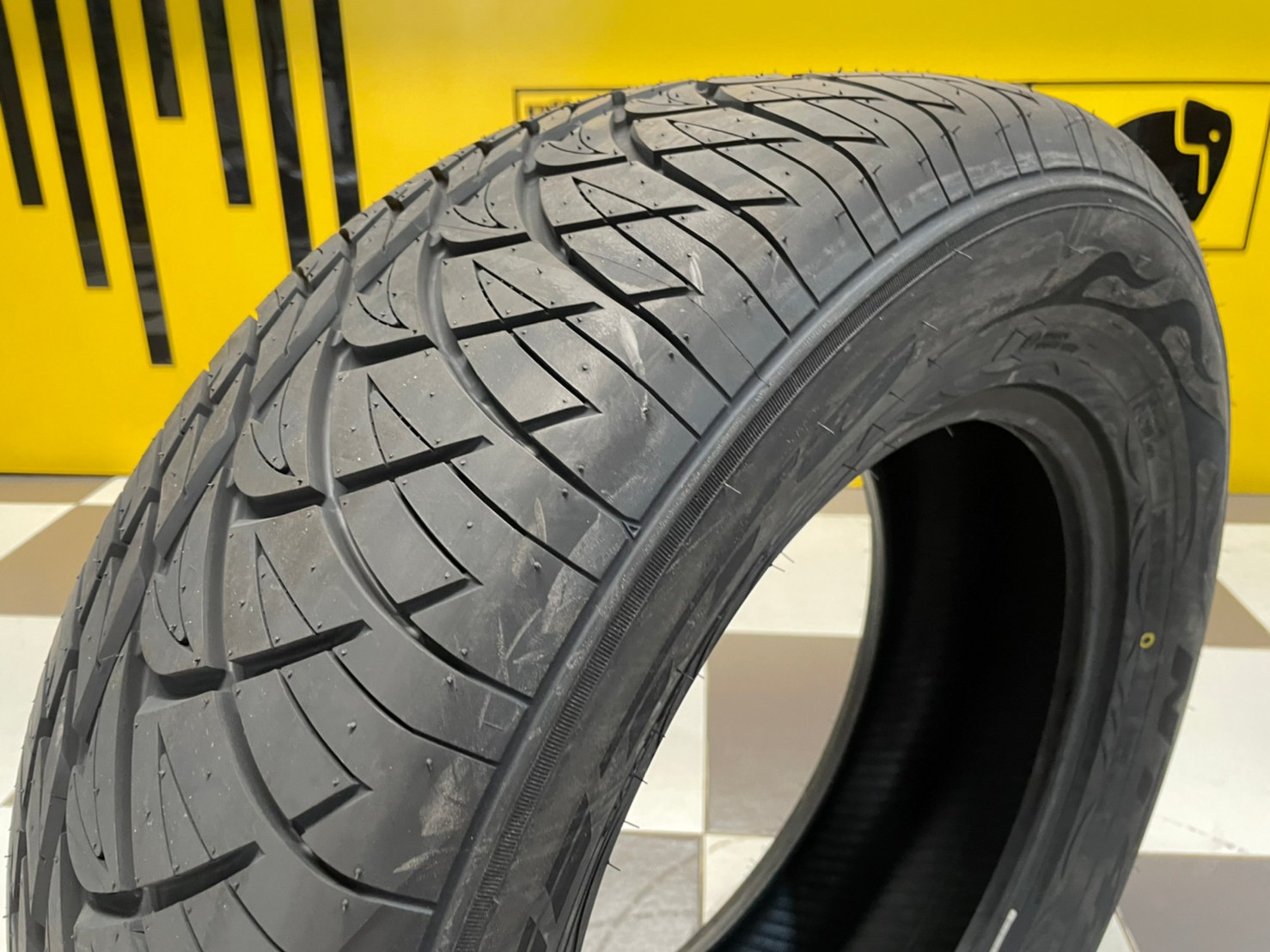 NITTO NT420SD 265/60R18 ยางลายซิ่ง สปอร์ต สมรรถนะสูง
