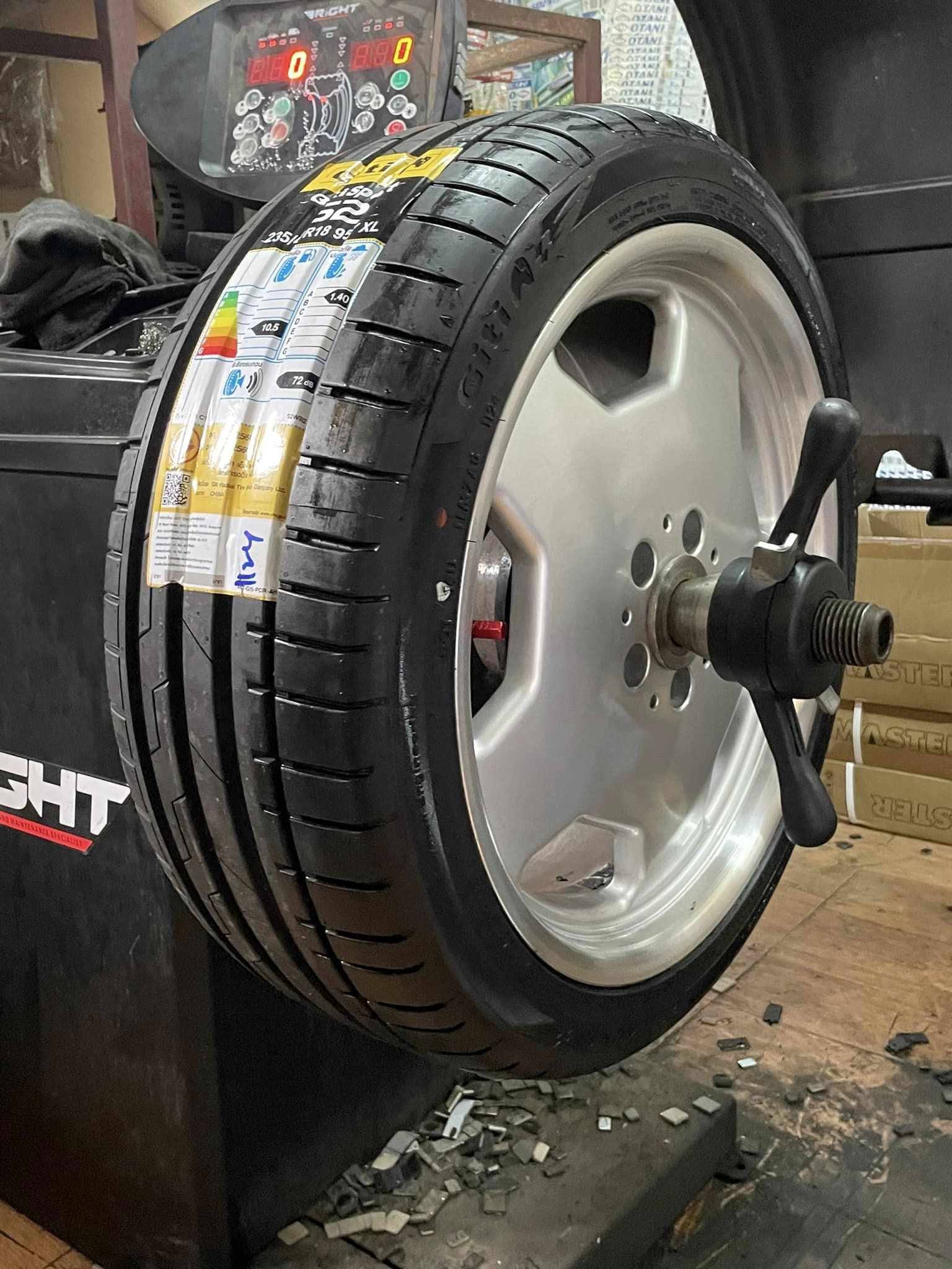 🚗#BENZ_W210🚘 🛞#ยางจีที #ยางสปอร์ตสมรรถนะการขับขี่สูง 🛞 🛞#Giti_SportS2 235/40R18🛞 🛞 #Giti_SportS2 265/35R18❤️