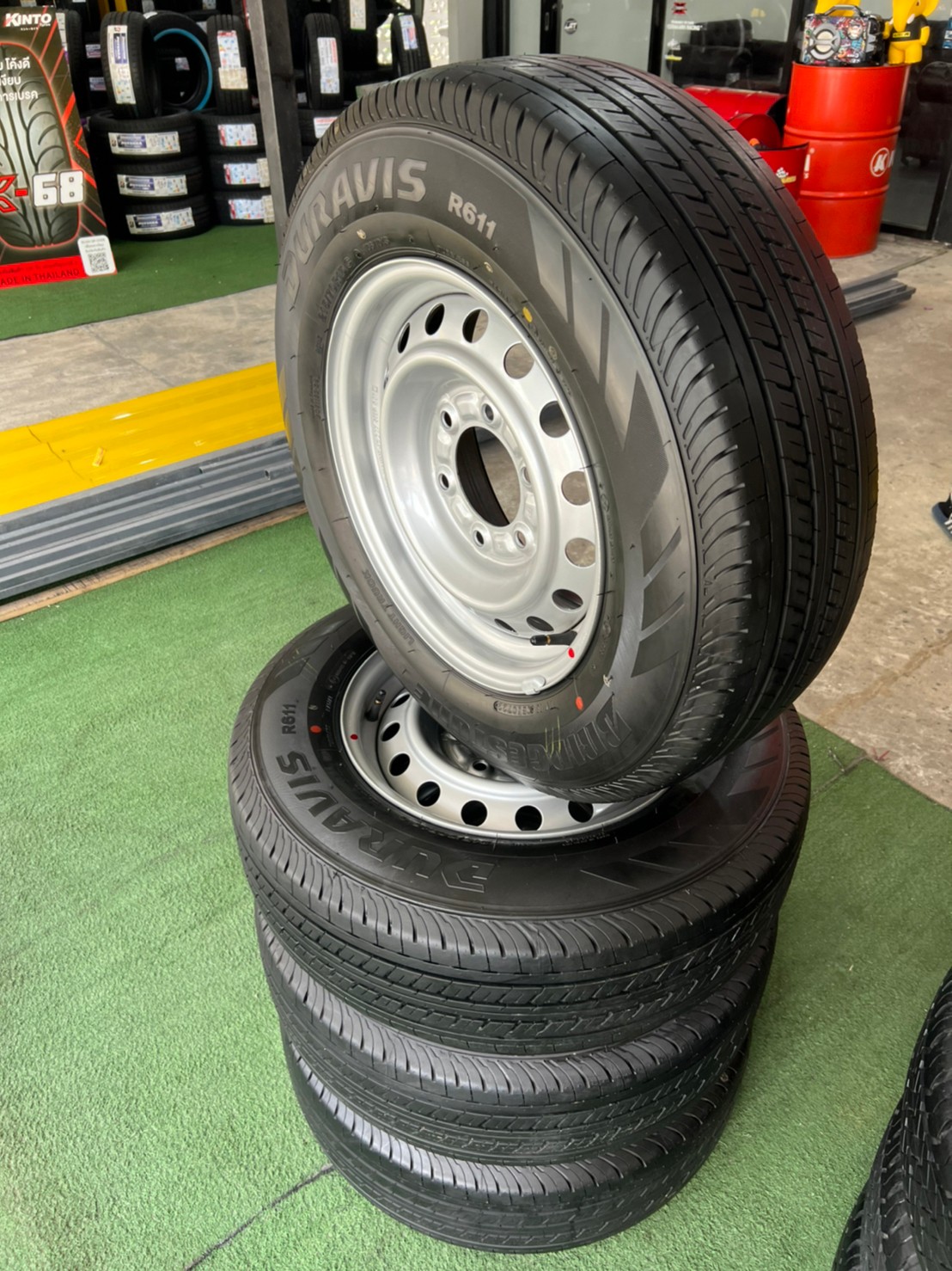 ล้อกระทะ ขอบ15 5x114 พร้อมยาง Bridgestone R611 215/70R15 ยางปี22 ยางใหม่ล้อถอดจากป้ายแดง
