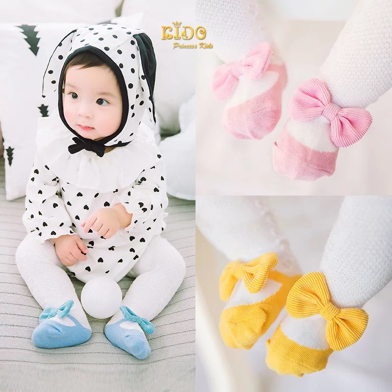ssถุงน่องเด็ก(หน้าร้านอยู่รัชดา)LG282 ถุงน่องเด็ก สีขาวโบว์ชมพู สีขาวโบว์ฟ้า เป็นรูปโบว์ที่ปลายเท้า