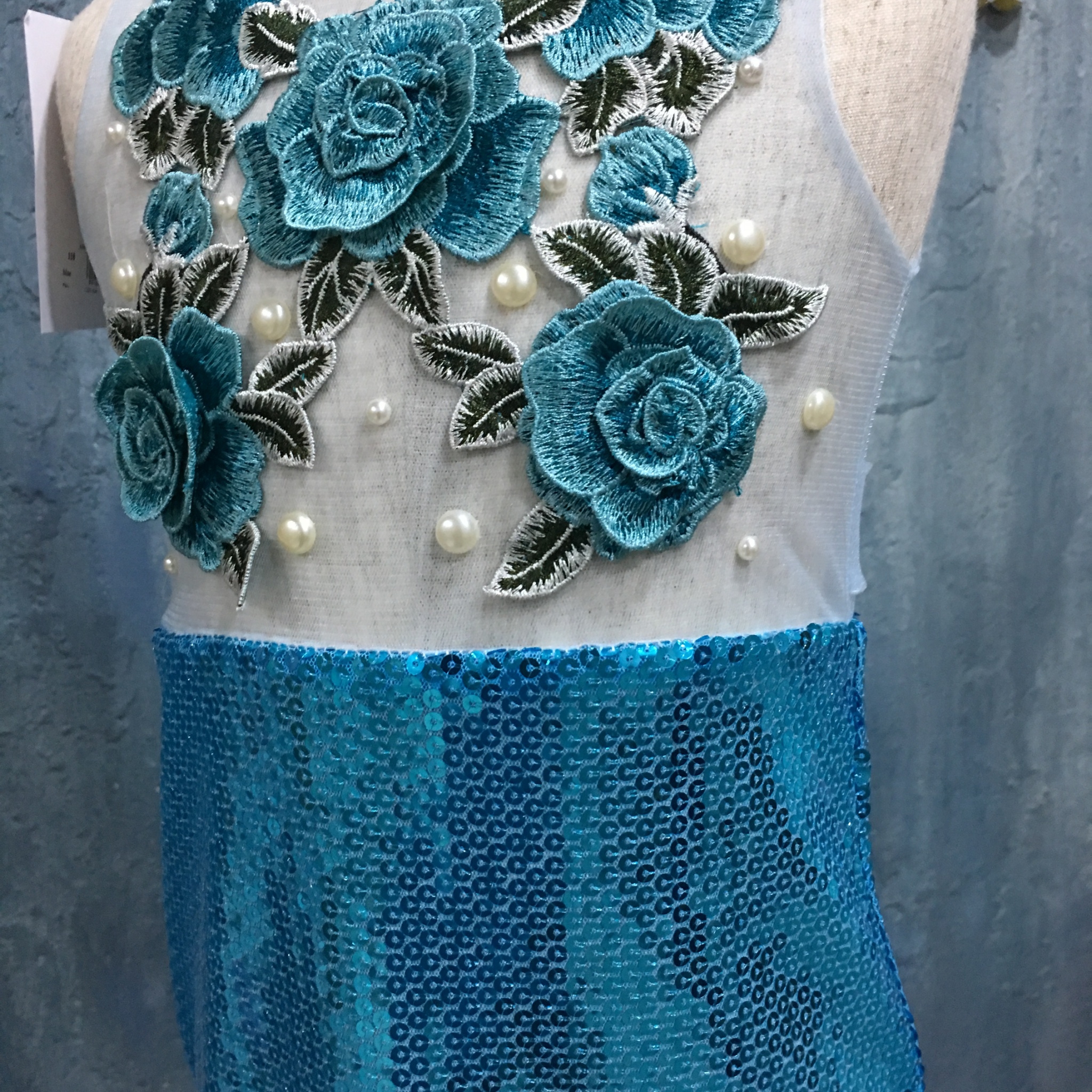 ชุดออกงานเด็ก(หน้าร้านอยู่รัชดา ลองได้ถ่ายรูปจากชุดจริง)W18098สีฟ้าชุดนางเงือกทรงหางปลาปักเลื้อม อกซีทรูติดดอกไม้