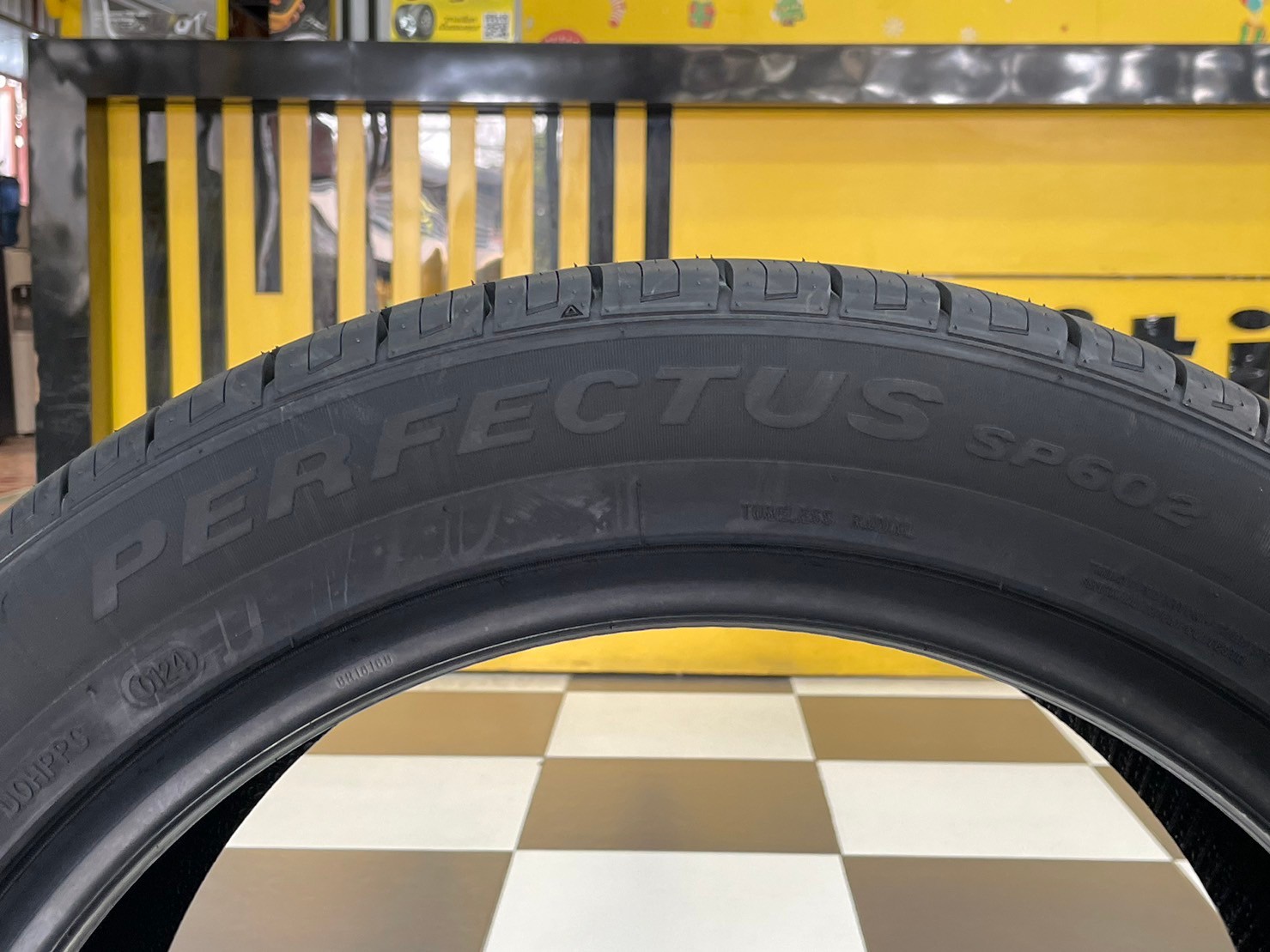 ยางใหม่ AUSTONE SP602 235/50R18 ยางผลิตไทย คุ้มค่ารับประกันบาดบวมเบียดตำ180วันเคลมฟรี ยางใหม่ปี2024