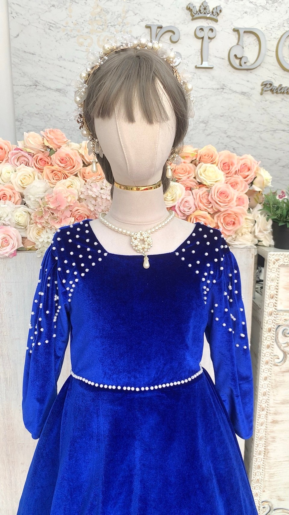 ชุดราตรีเด็ก(หน้าร้านอยู่รัชดา ลองได้ถ่ายรูปเองจากชุดจริง)W18979 สีเขียว ผ้ากำมะหยี่ แขนยาว สวยเรียบหรู