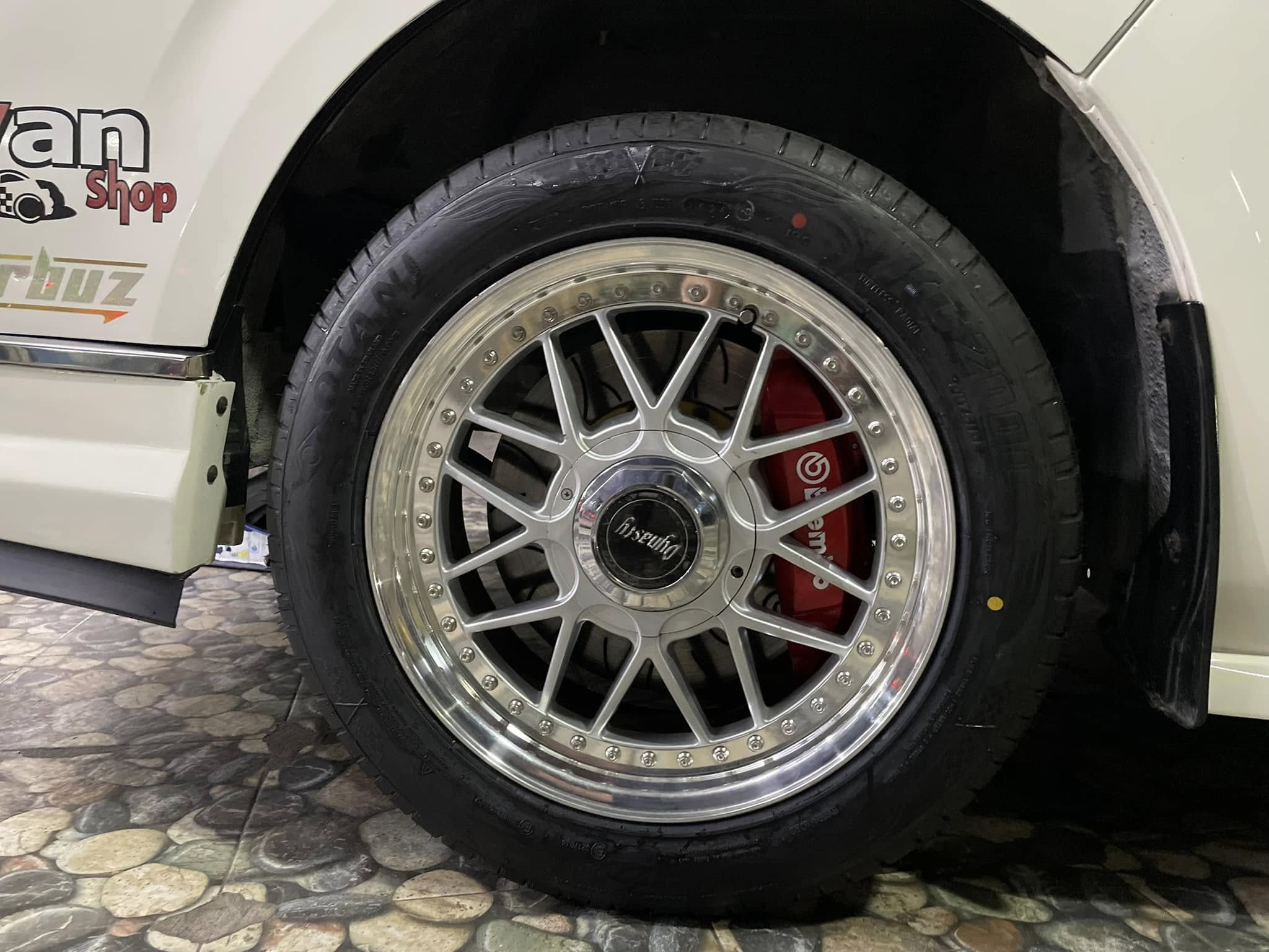 🚘 #TOYOTA_COMMUTER🛞 เปลี่ยนยาง #OTANI #KC2000 215/55R17