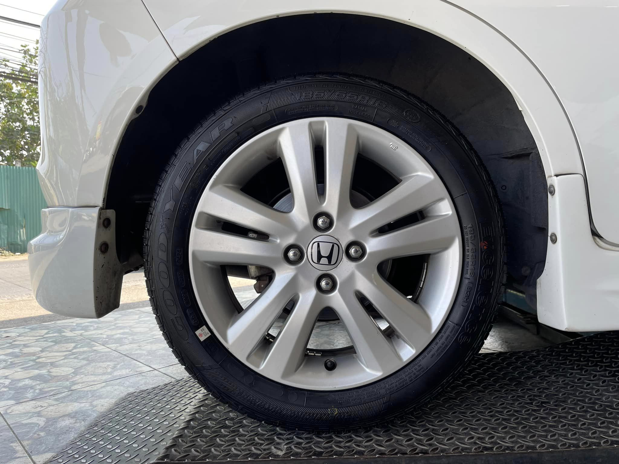 🚗 #HONDA_JAZZ เปลี่ยนยาง 🛞#GOODYEAR_EXCELLENCE_185/55R16