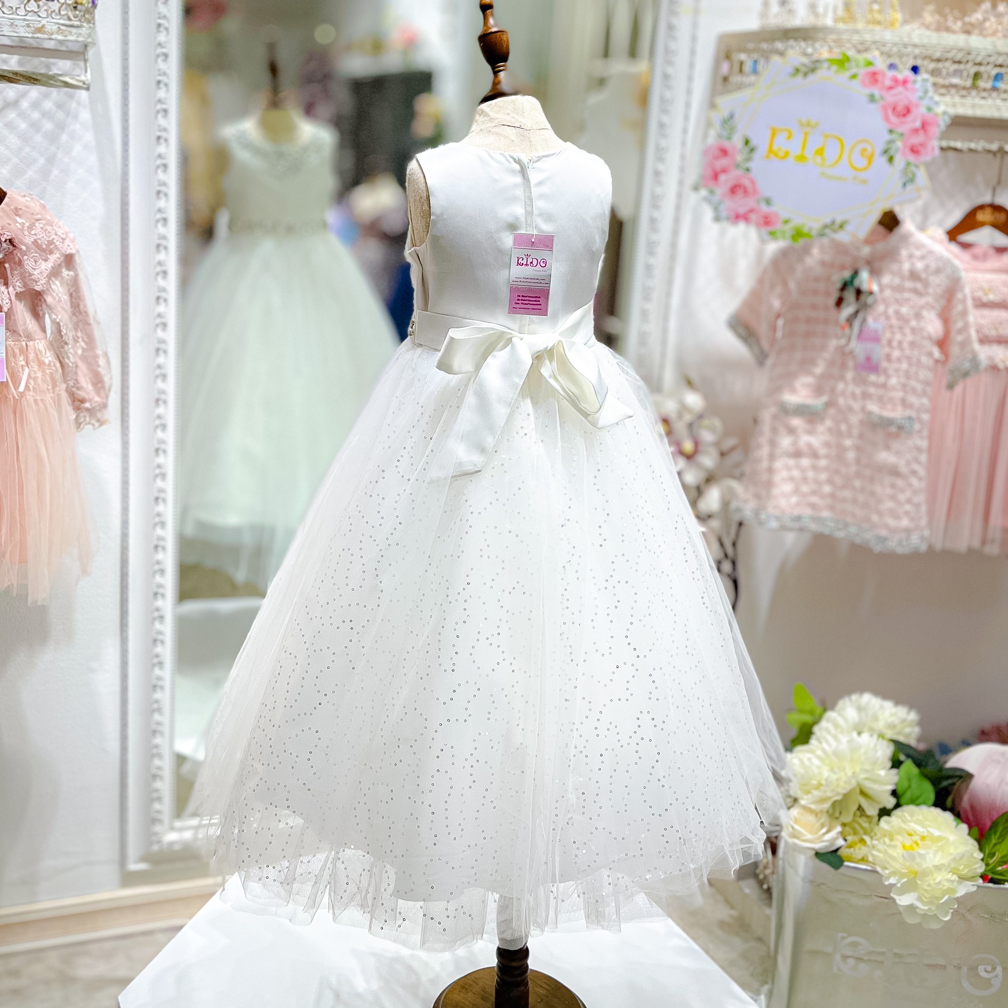 ssชุดราตรีเด็ก(หน้าร้านอยู่รัชดา ลองได้ถ่ายรูปจากชุดจริง)A214สีทอง สีขาว สีชมพู สีแดง สีน้ำเงิน สีฟ้าอกแต่งจีบไหว้เอวปัดเกล็ด กระโปรงยาวสุดหรูหราไฮโซมากๆเลย เดรสออกงานเด็ก