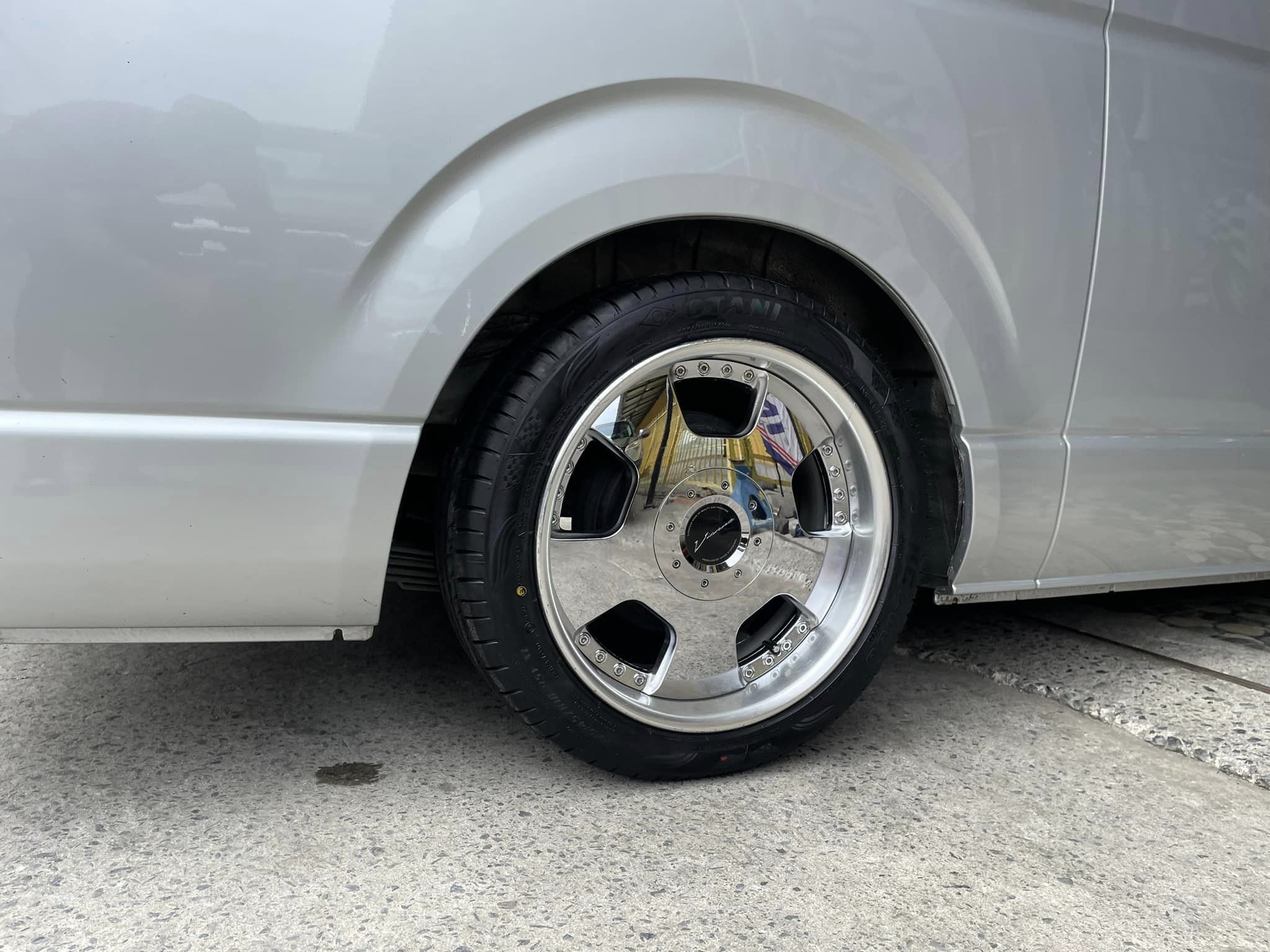TOYOTA_COMMUTER #เปลี่ยนยาง #OTANI #KC2000 225/45R18