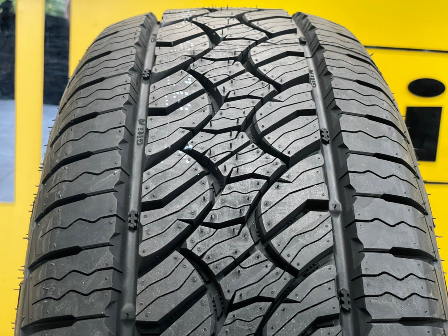 265/65R17 Giti4x4 AT71 ยางใหม่ปี2022