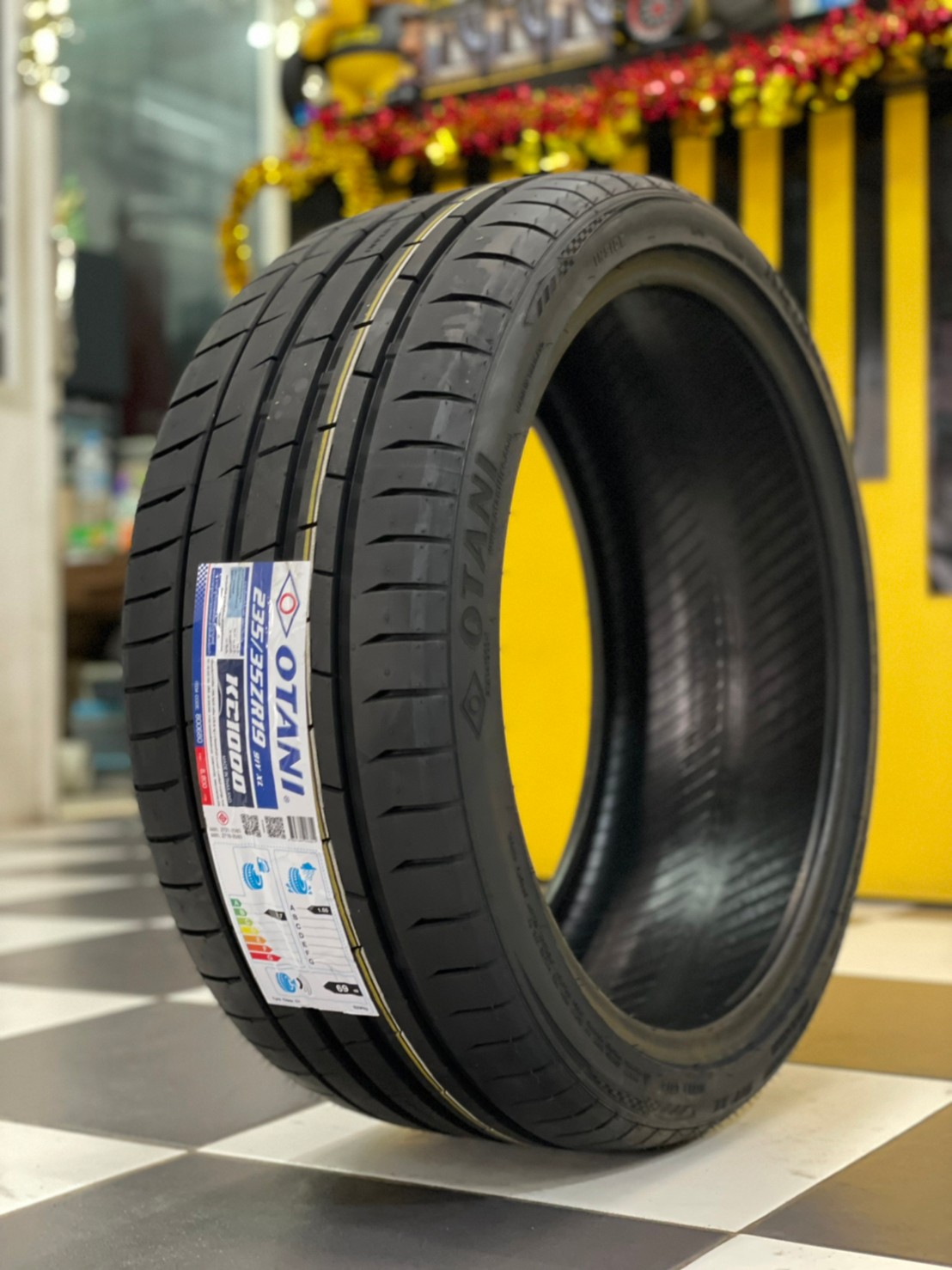 ยางใหม่ปีเก่าราคาพิเศษ OTANI KC1000 235/35R19 ยางใหม่ปี2023