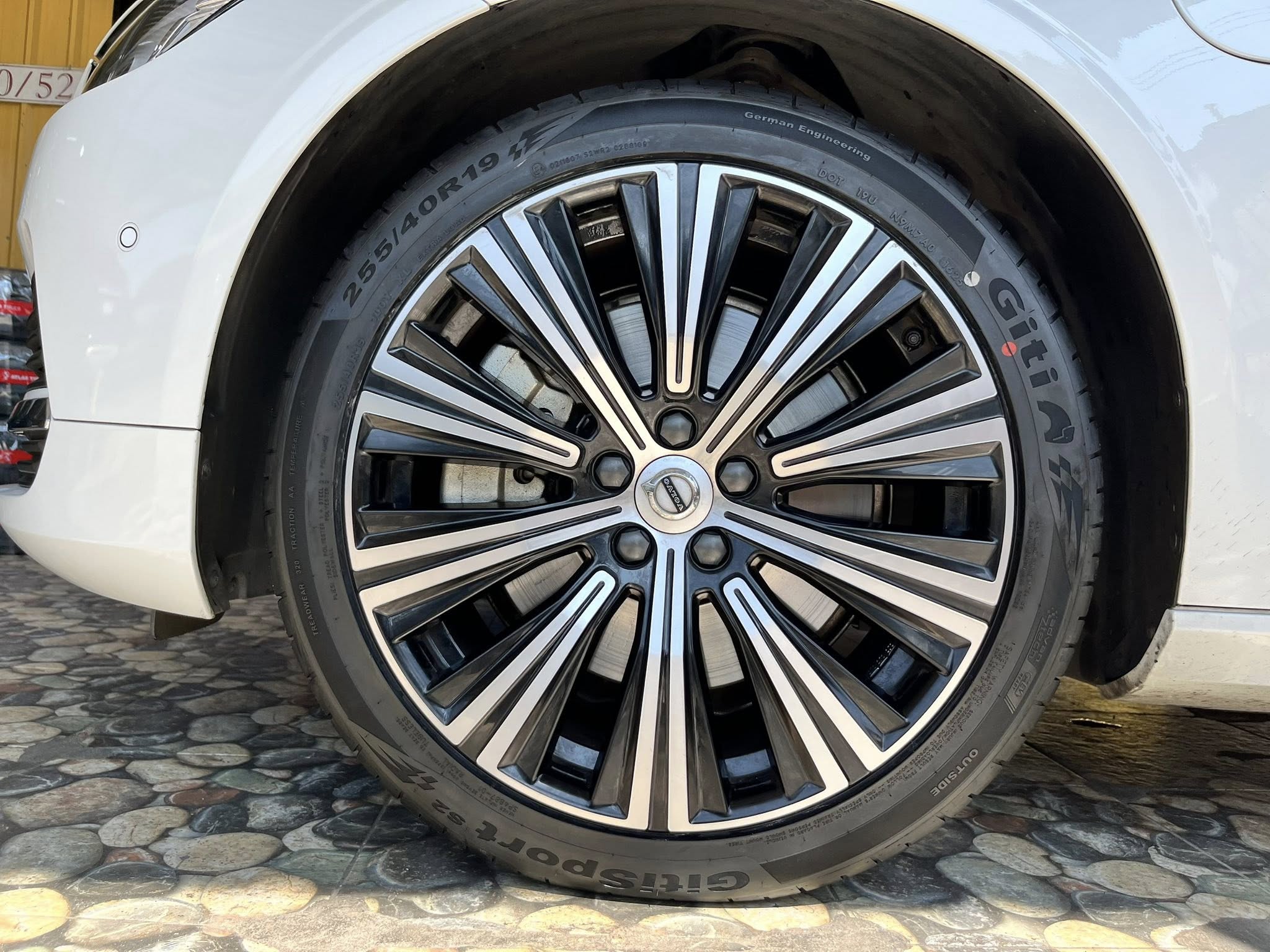 VOLVO_S90🚘เปลี่ยนยาง 🛞🐘#GITI_SportS2_255/40R19