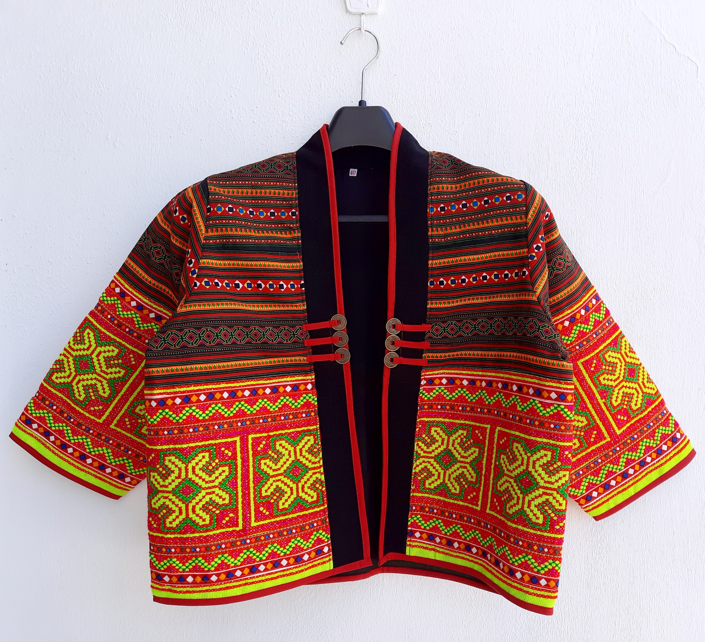 เสื้อคลุมผ้าม้ง สีเหลืองมะนาว ลายชัด