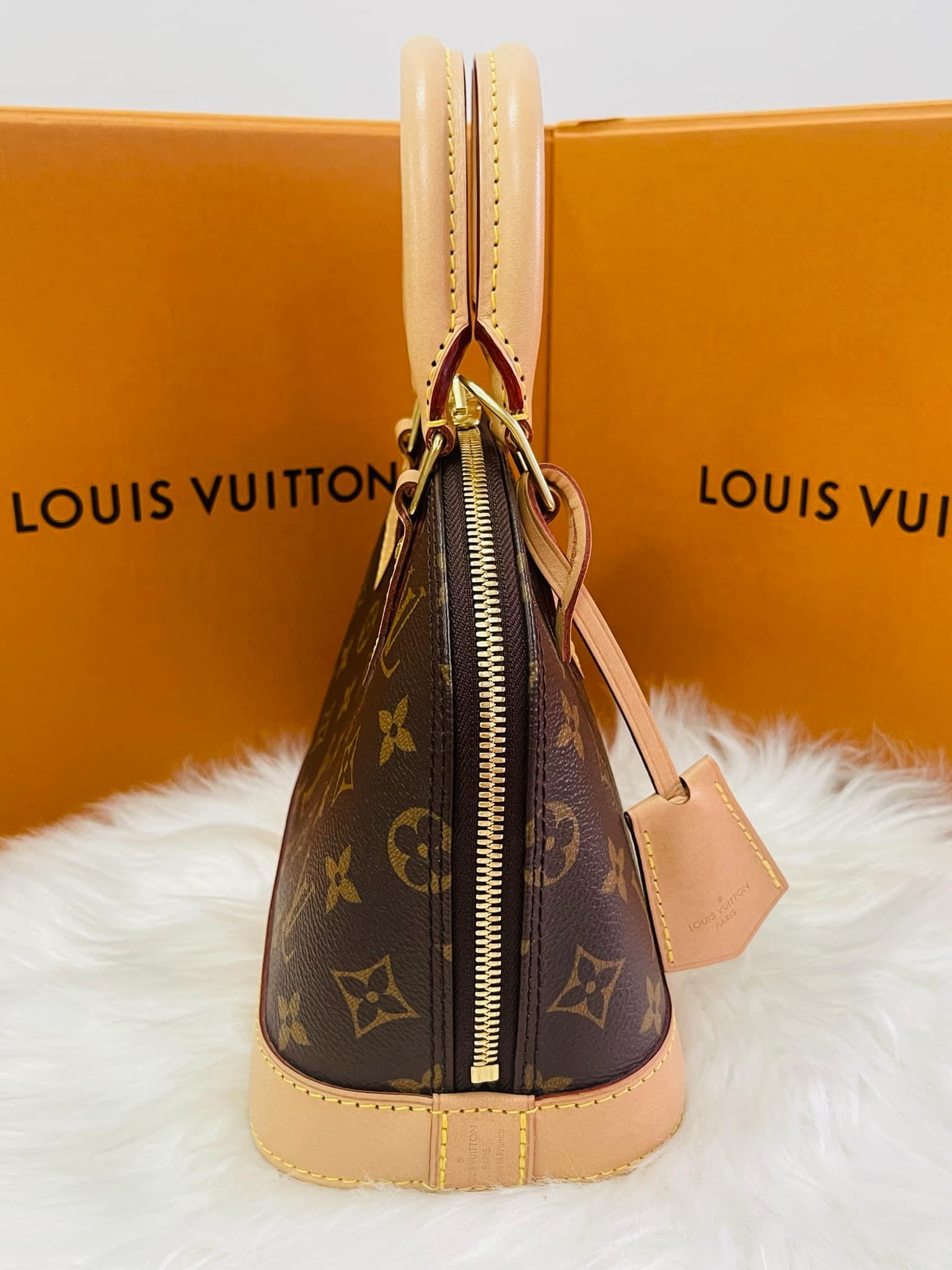 กระเป๋าLv alma bb mono ปี20