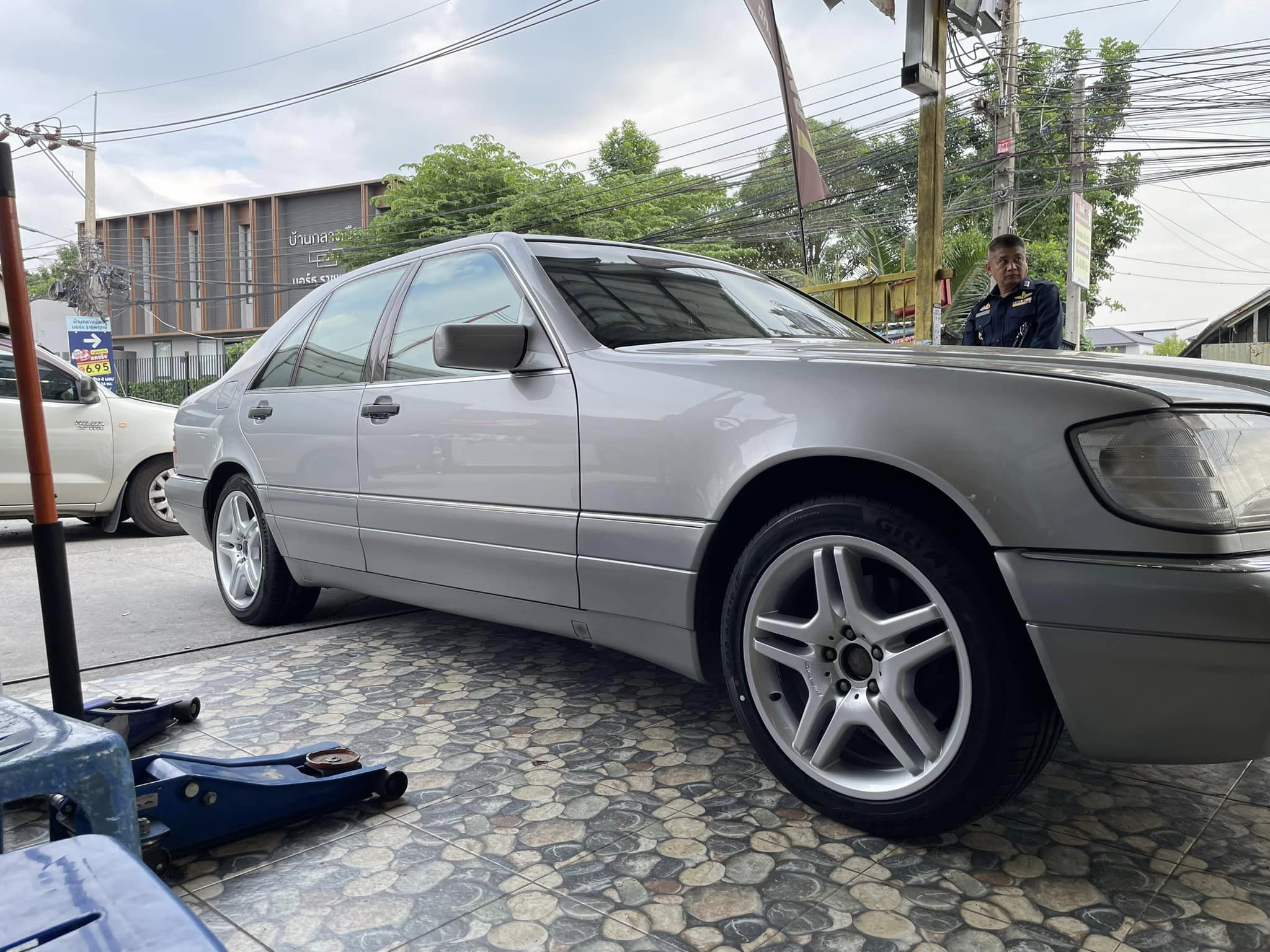 🚗#BENZ_S280🛞 🛞#ยางจีที #ยางสปอร์ตสมรรถนะการขับขี่สูง 🛞 เปลี่ยนยาง 🛞#Giti_SportS2 245/45R18 🛞 #บริการตั้งศูนย์ล้อ