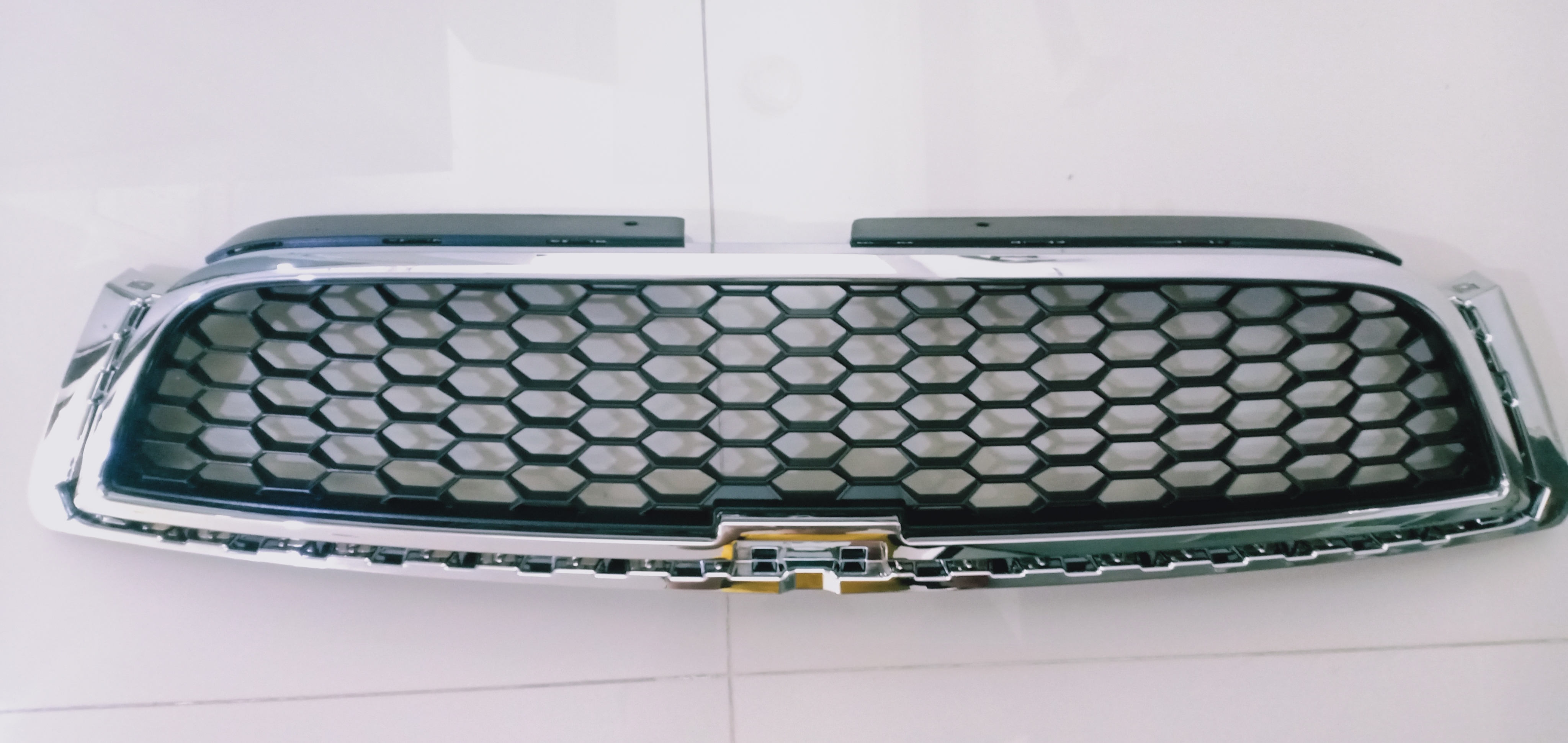 กระจังหน้าด้านบน (แท้GM) CAPTIVA ปี 2011-2017(c140)