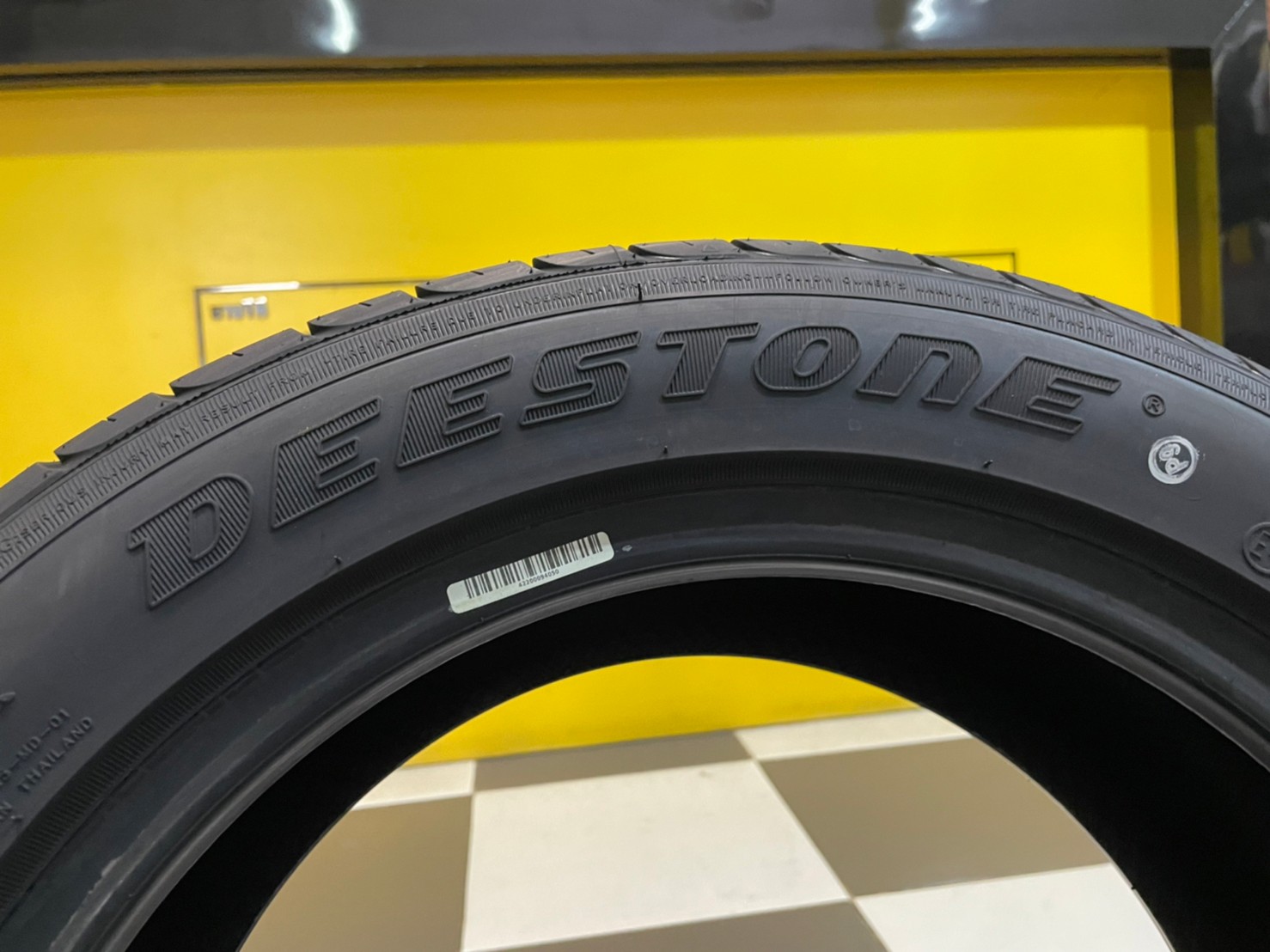 Deestone R702 195/55R15 ยางลายสปอร์ต ยางไทยคุณภาพดี ยางใหม่ปี2022
