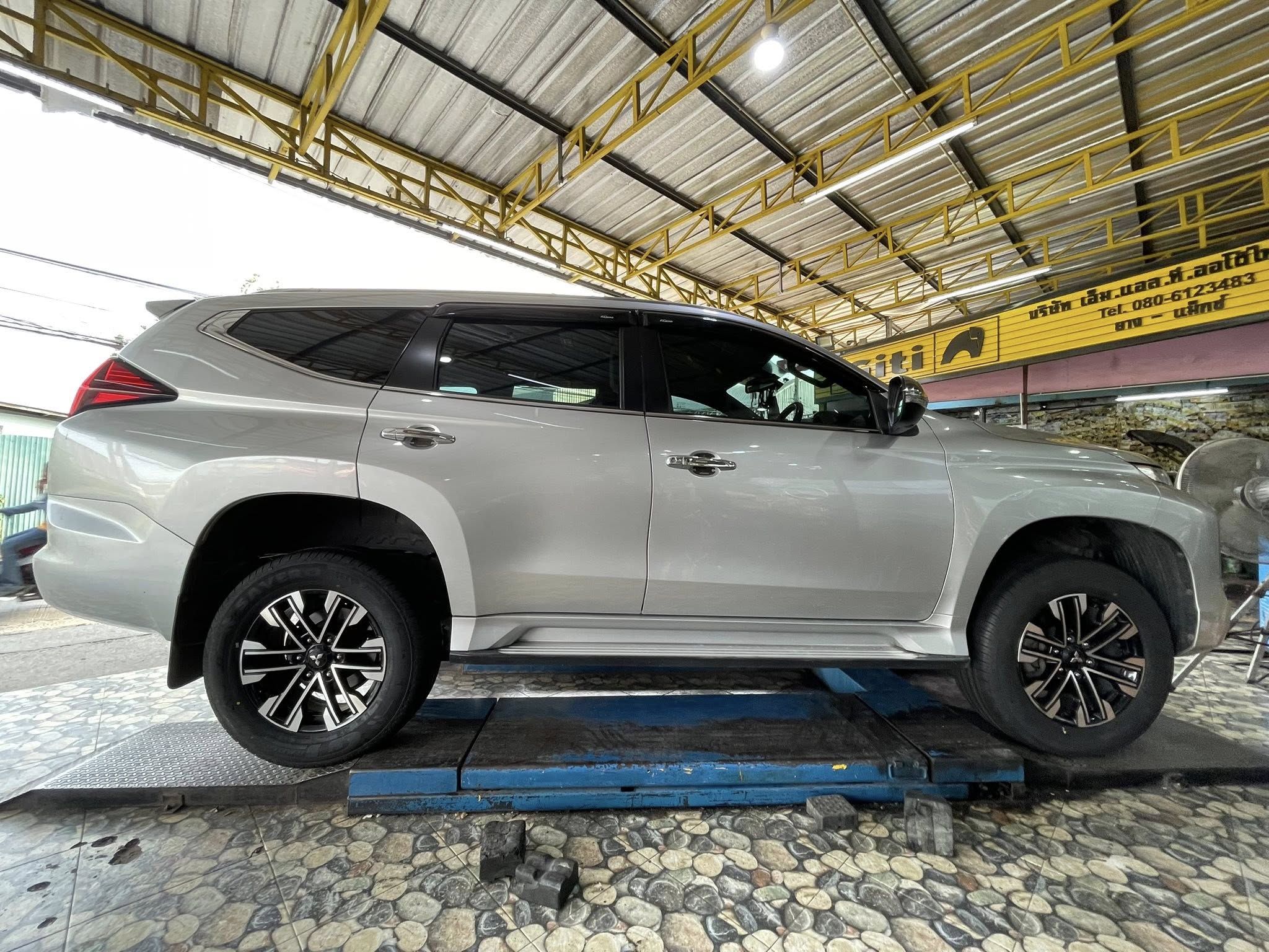 MITSUBISHI_PajeroSport 🚘เปลี่ยนยาง 🛞🐘#GT RADIAL #SAVERO SUV 265/60R18