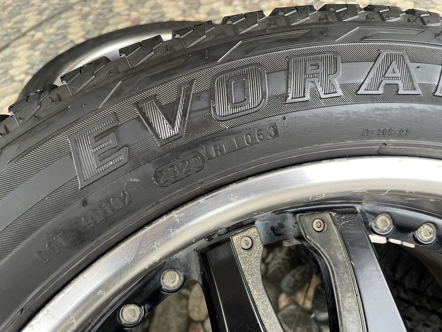 ล้อแม็กซ์ INFINY R-9 ขอบ20 20x9 ET20 6x139.7 สีดำขอบเงา ล้อผลิตไทย พร้อมยาง 265/50R20