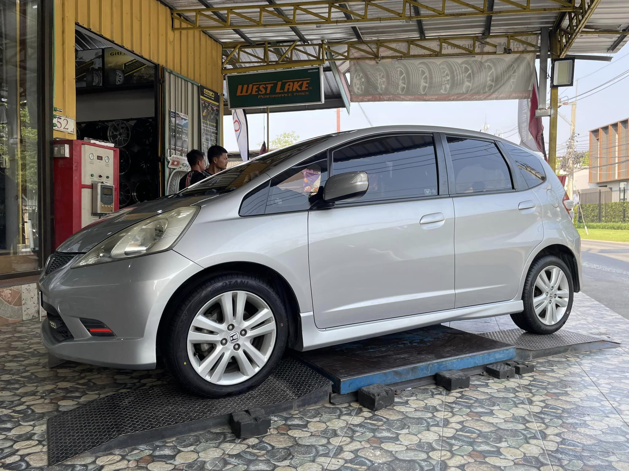 🚘 #Honda_Jazz เปลี่ยนยาง 🛞OTANI EK1000 195/50R16🛞 🔥 🔥ยางใหม่ปี2024 🔥🔥