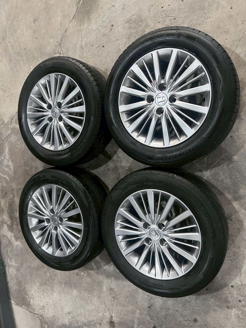 ล้อมือสองพร้อมยางพร้อมใช้งาน #ล้อเดิมHONDA CITY ขอบ15 4x100 #พร้อมยาง DUNLOP R1 195/60R15 ยางปี2020