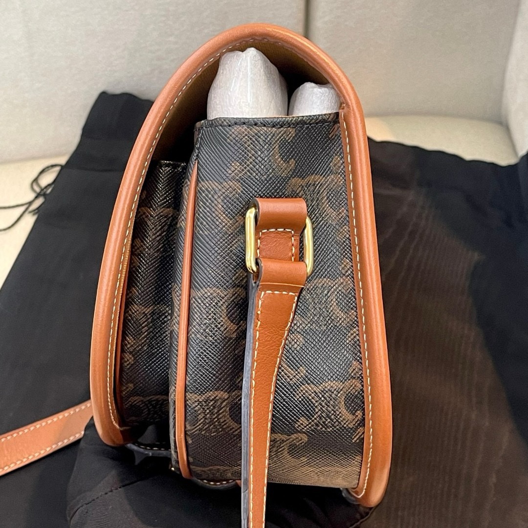 Celine falco medium tan มือสอง