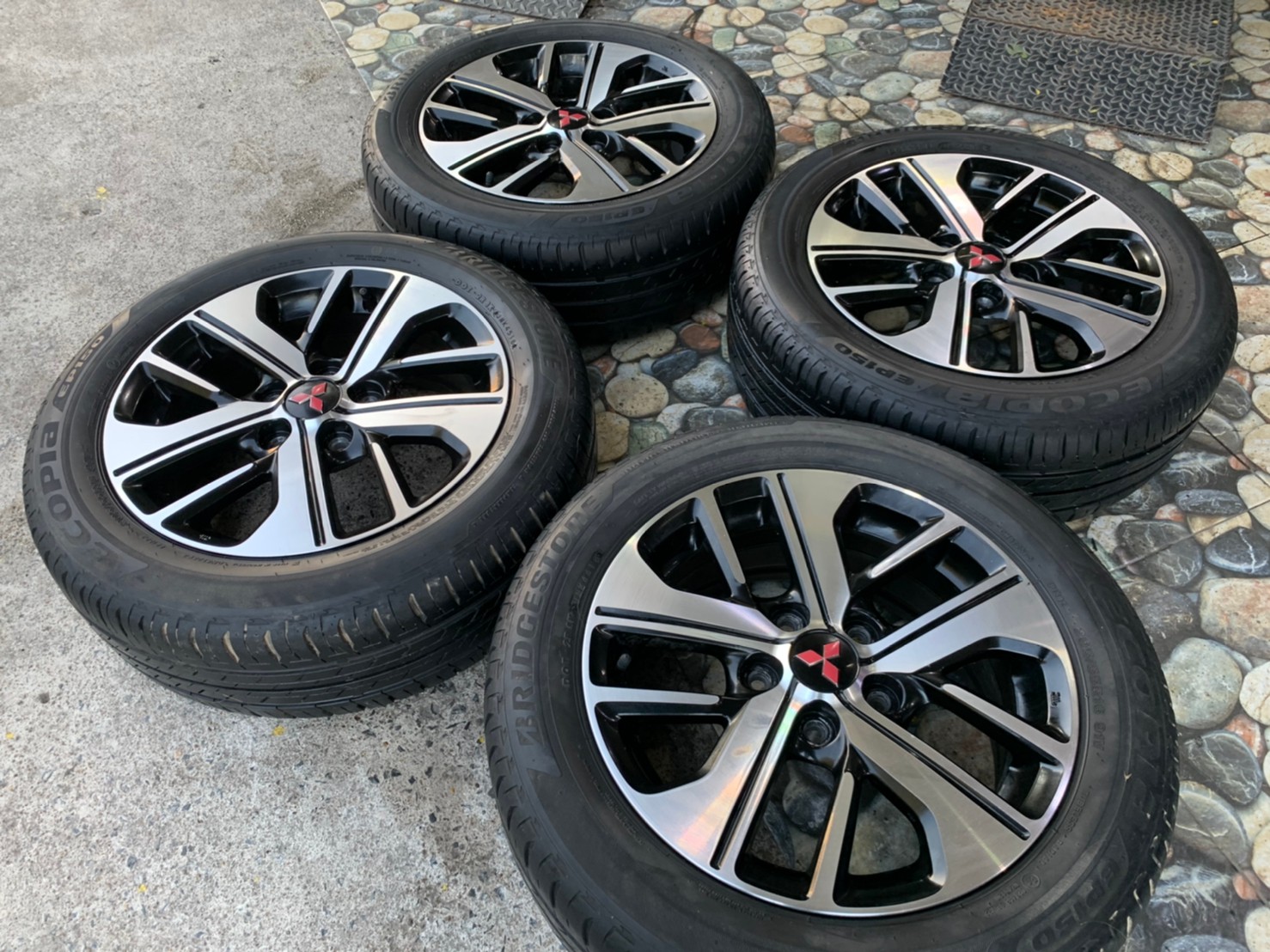 ล้อแม็กขอบ16 Mitsubishi Xpander 5รู114 พร้อมยาง Bridgestone พร้อมติดตั้งฟรี