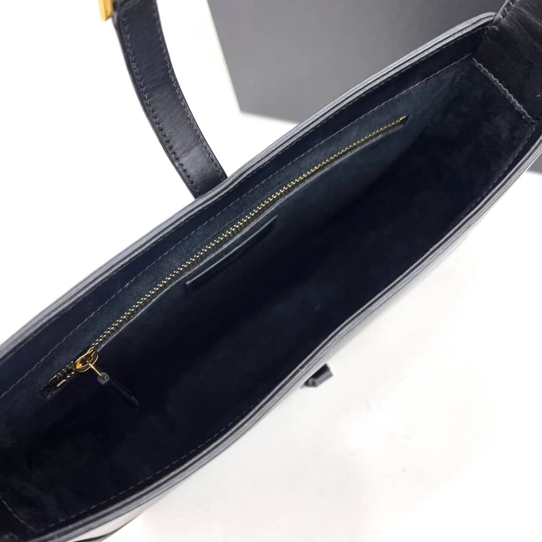 YSL Hobo bag 2021 มือสอง