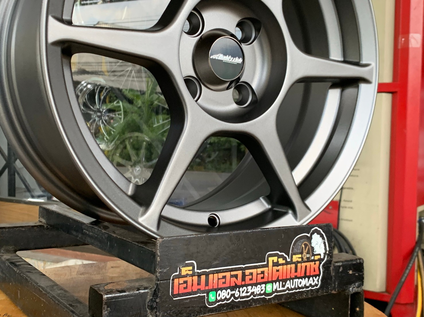 ล้อแม็กขอบ15 P1 งานไทย SSW 4รู100 กว้าง7 ออฟ38 สีเทากัน