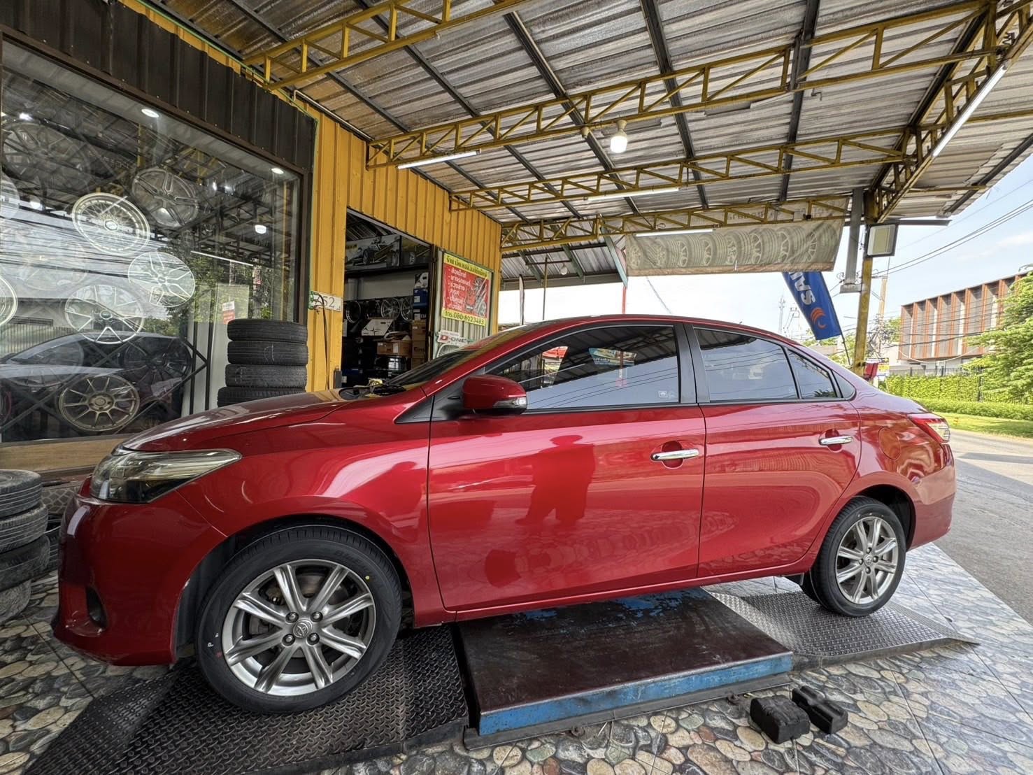 TOYOTA_VIOS🚘 🛞🐘#YOKOHAMA_BluEarth-AE50 185/55R16