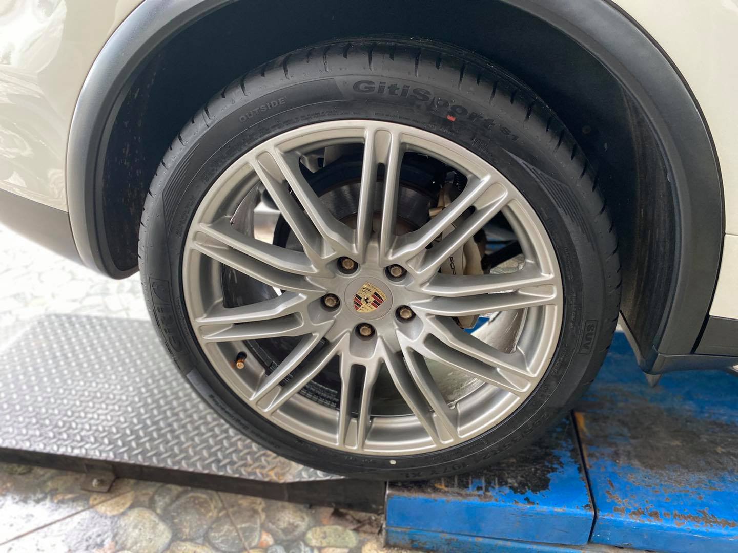 #Porsche #Cayenne #ยางสปอร์ต สมรรถนะสูง #Giti_SportS1 295/35R21