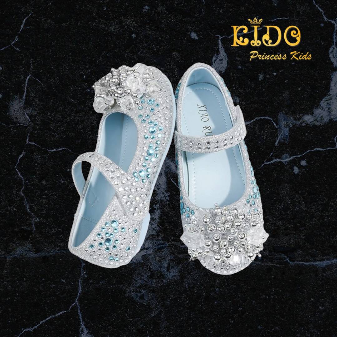 รองเท้าเด็ก **มีหน้าร้านอยู่รัชดา ลองได้ เปลี่ยนได้ **H038สีฟ้า เพชรระยิบระยับ ประดับช่อมุกสี สวยเจ้าหญิงมาก