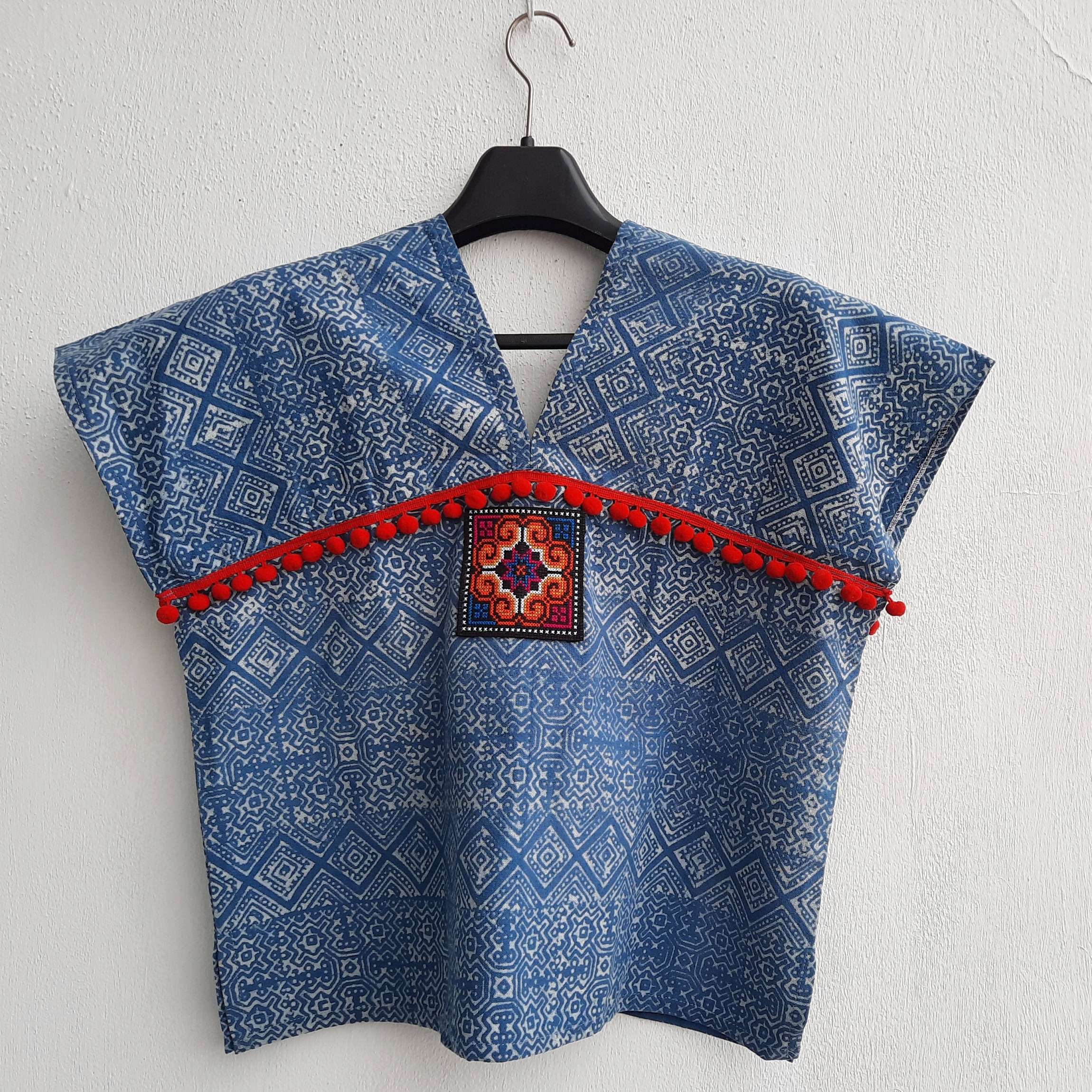 เสื้อผ้าฝ้ายเขียนเทียนสีฟ้าอมเทา