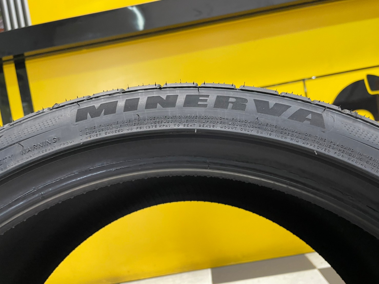 ยางMINERVA F205 255/35R19 ยางสปอร์ตคุณภาพดี สมรรถนะการขับขี่สูงนุ่มเงียบ ยางใหม่2022