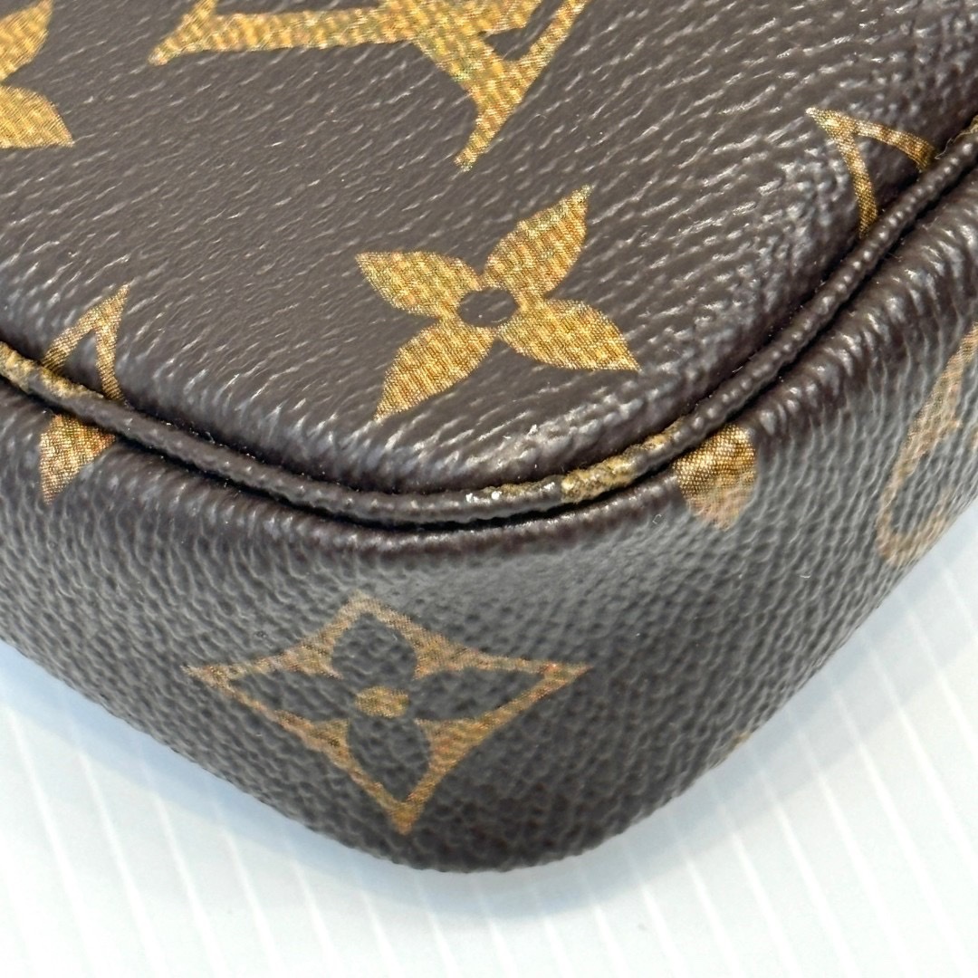 กระเป๋าLv mini pochette มือสอง